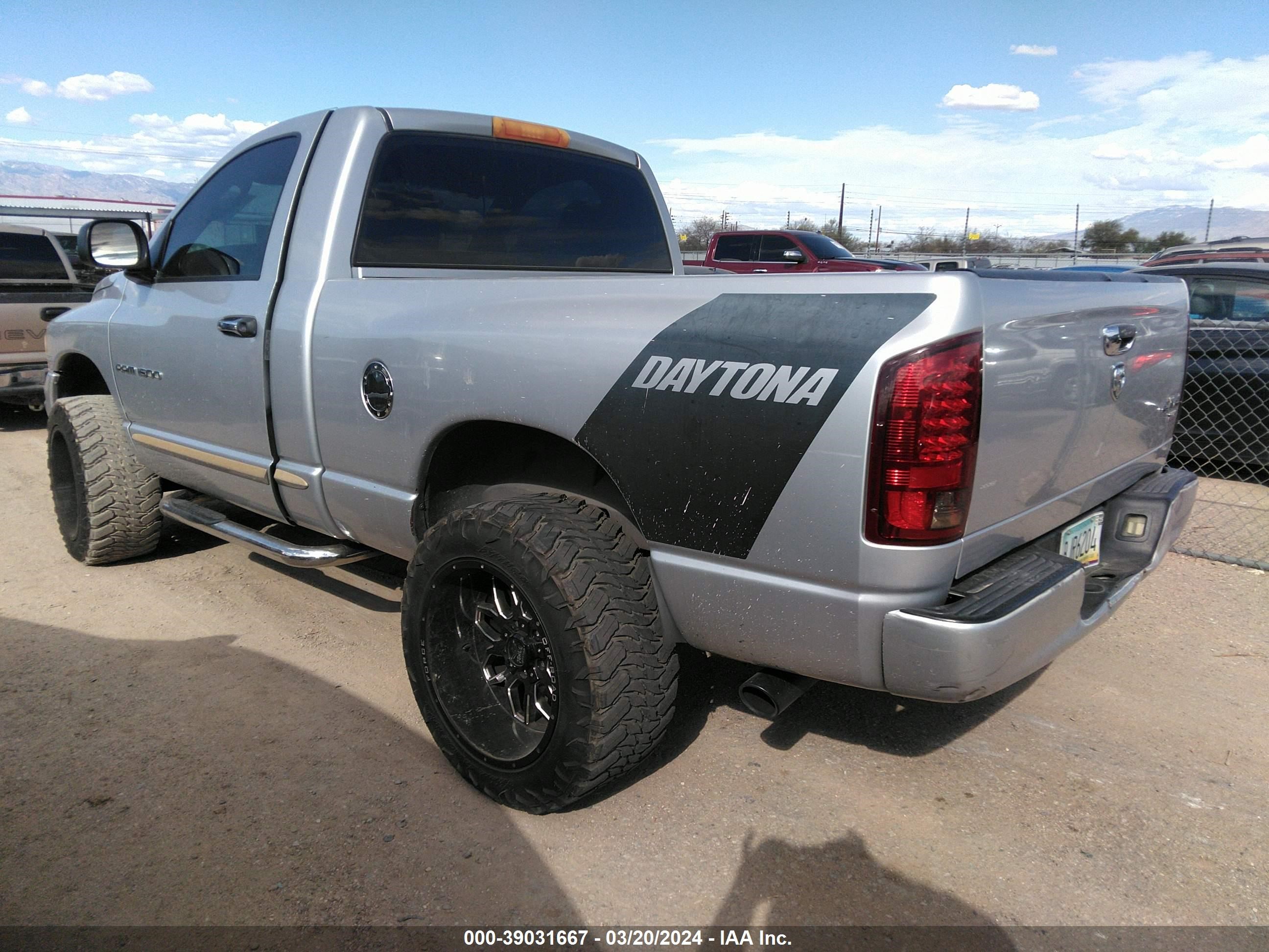 Photo 2 VIN: 1D7HU16D95J640285 - DODGE RAM 