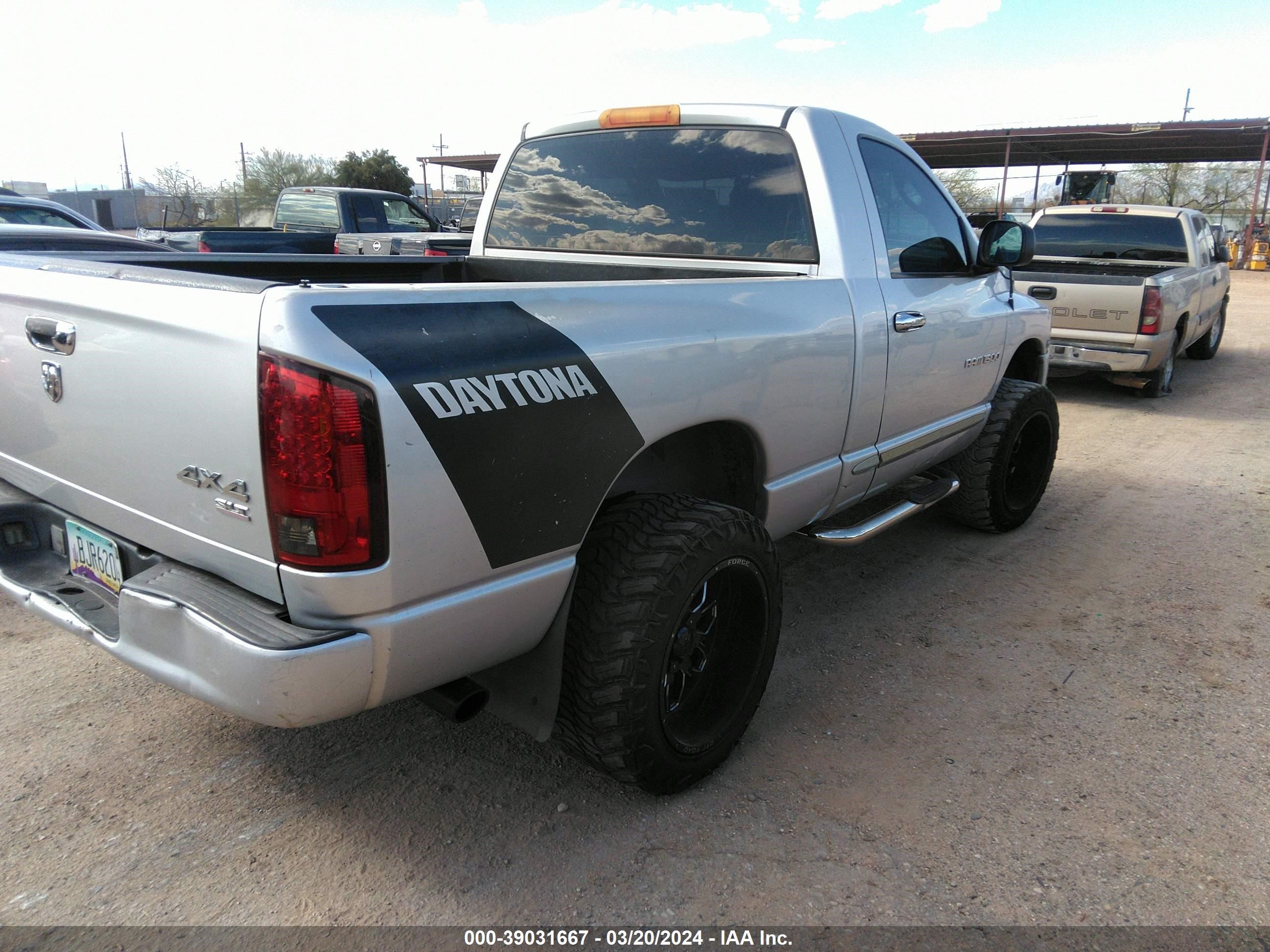 Photo 3 VIN: 1D7HU16D95J640285 - DODGE RAM 