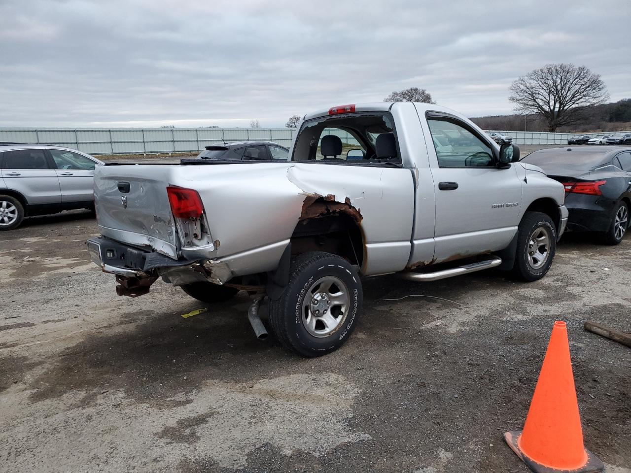 Photo 2 VIN: 1D7HU16N65J606944 - DODGE RAM 