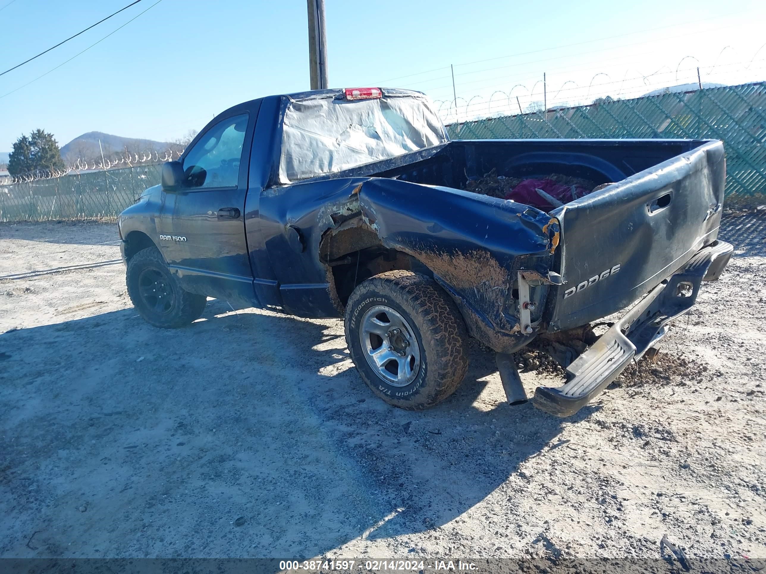 Photo 2 VIN: 1D7HU16N92J133682 - DODGE RAM 