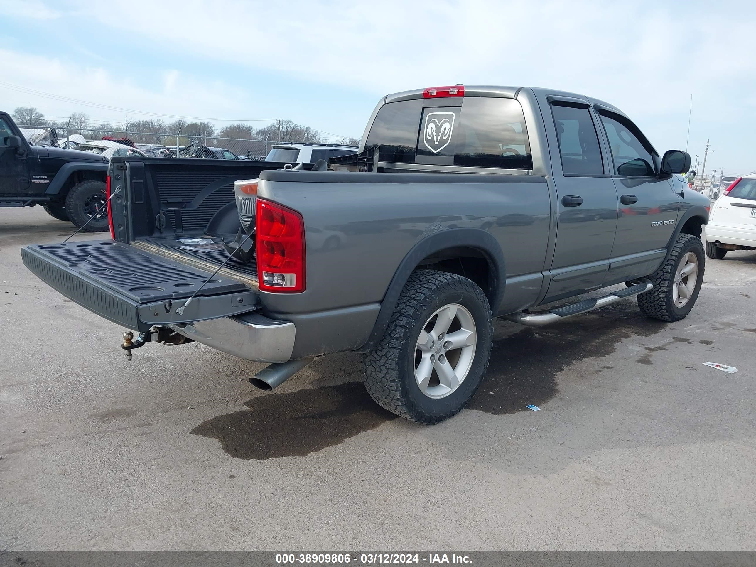 Photo 3 VIN: 1D7HU18206S587502 - DODGE RAM 