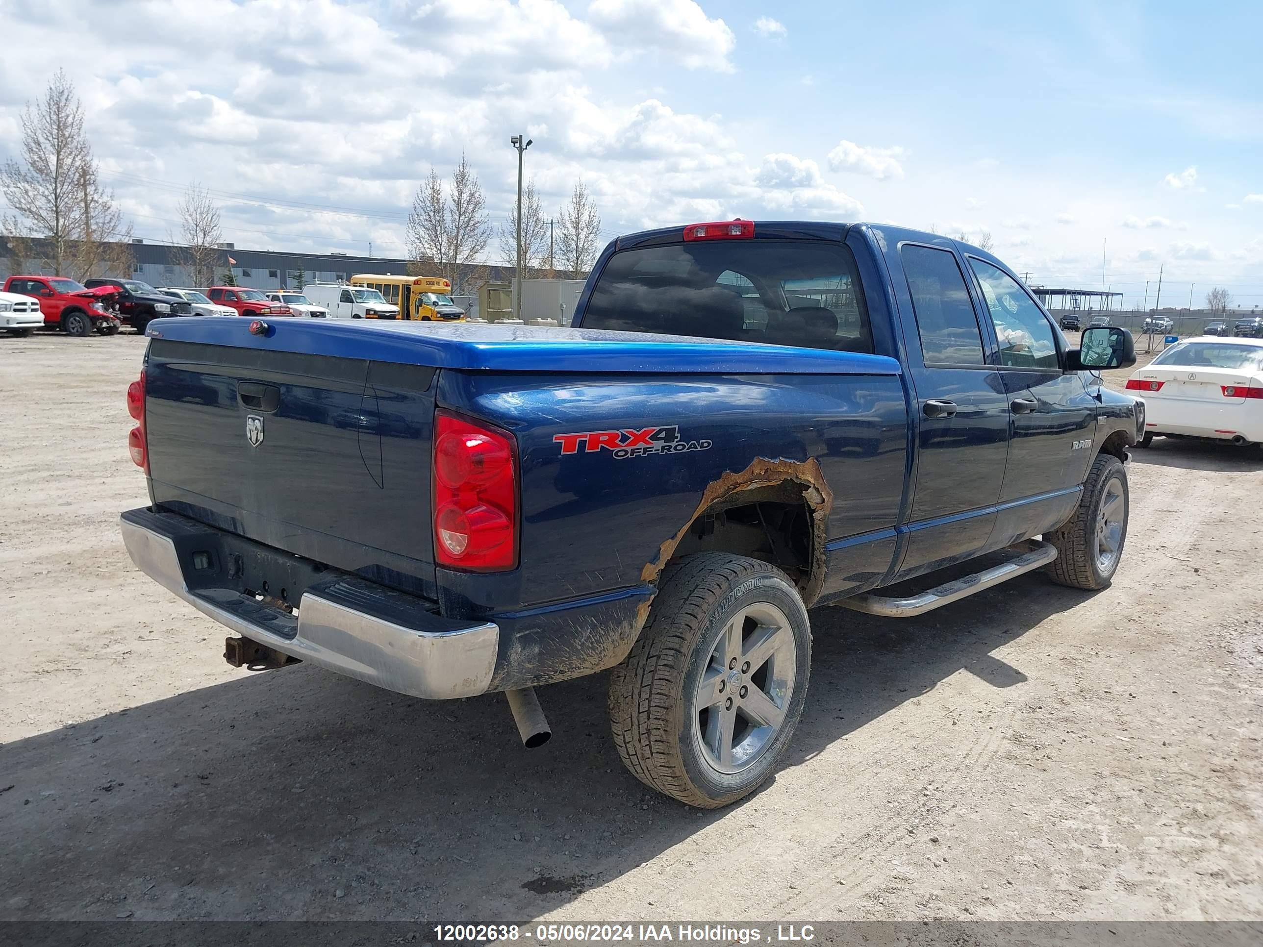 Photo 3 VIN: 1D7HU18208J204022 - DODGE RAM 