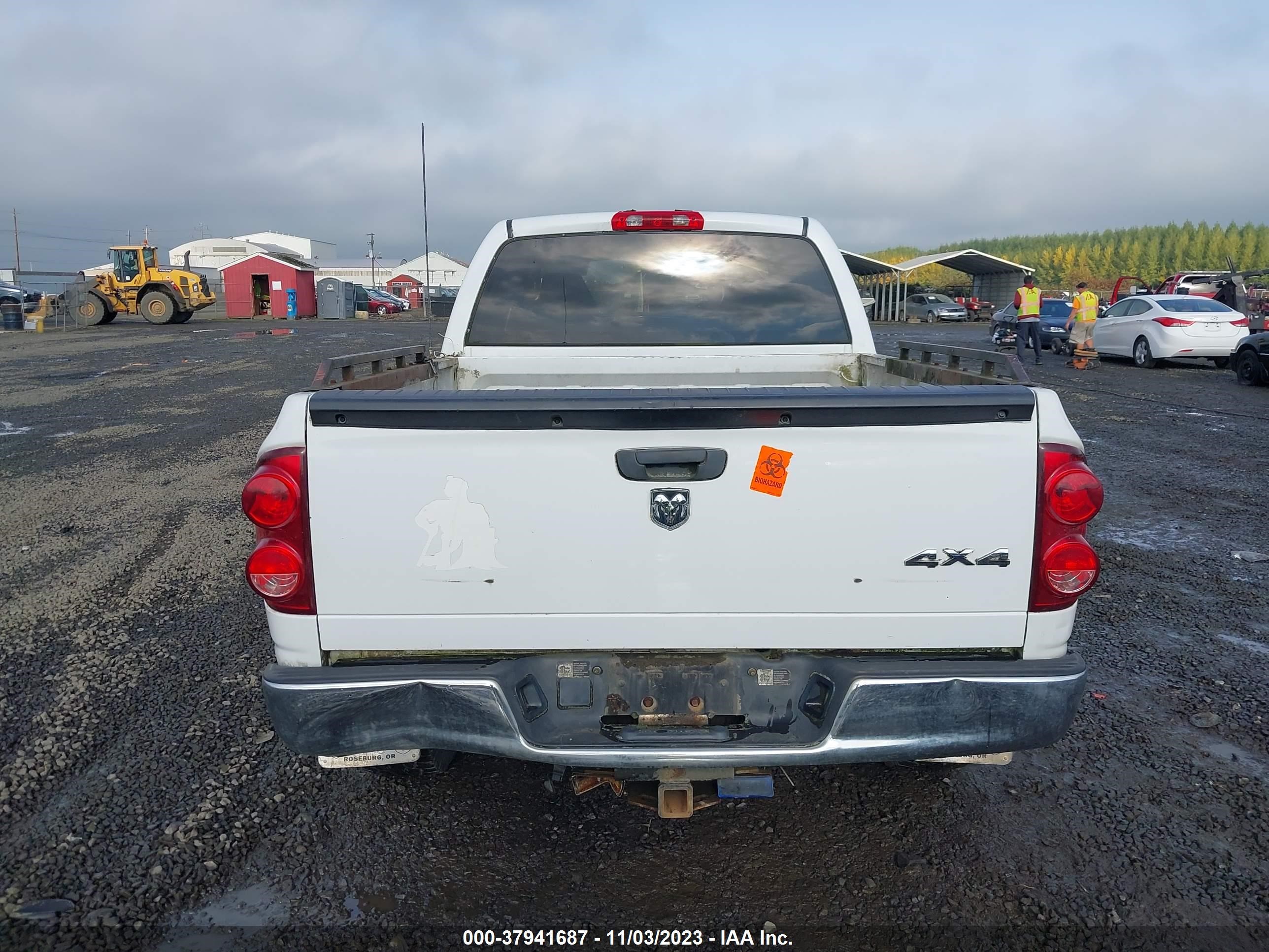 Photo 15 VIN: 1D7HU18218J205759 - DODGE RAM 