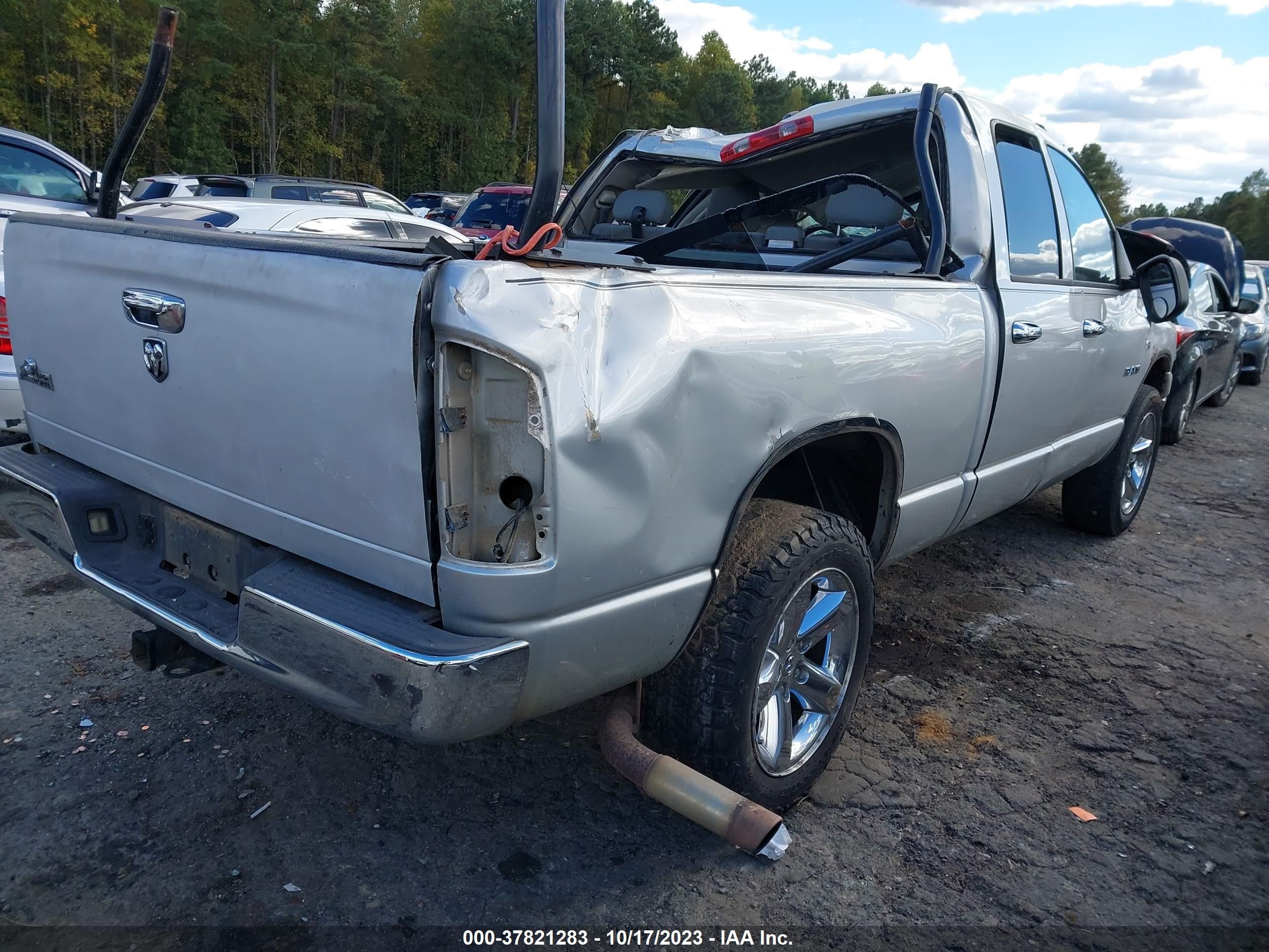 Photo 3 VIN: 1D7HU18238S510111 - DODGE RAM 