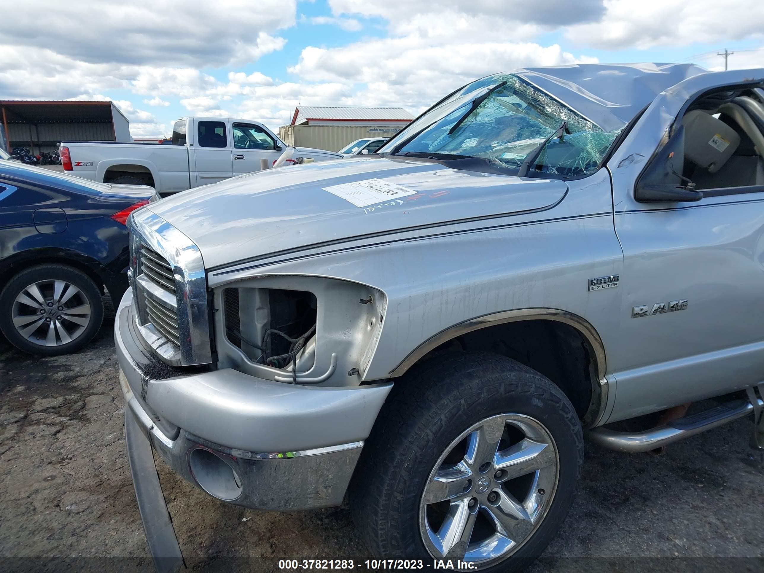 Photo 5 VIN: 1D7HU18238S510111 - DODGE RAM 