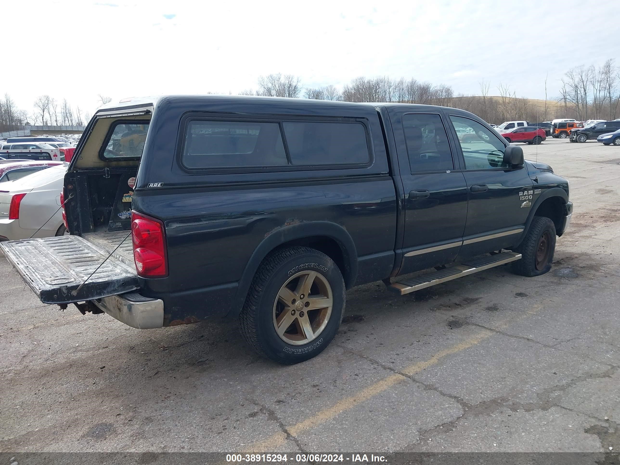 Photo 3 VIN: 1D7HU18257S223335 - DODGE RAM 