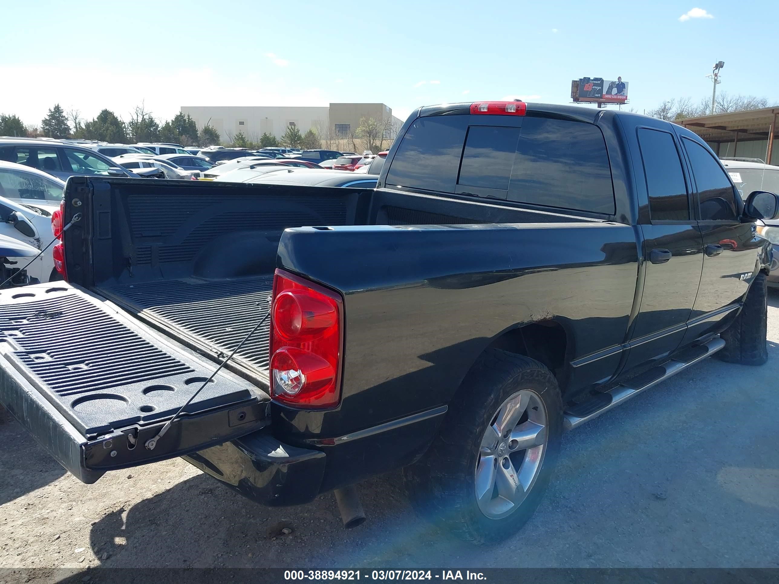 Photo 3 VIN: 1D7HU18258S534183 - DODGE RAM 