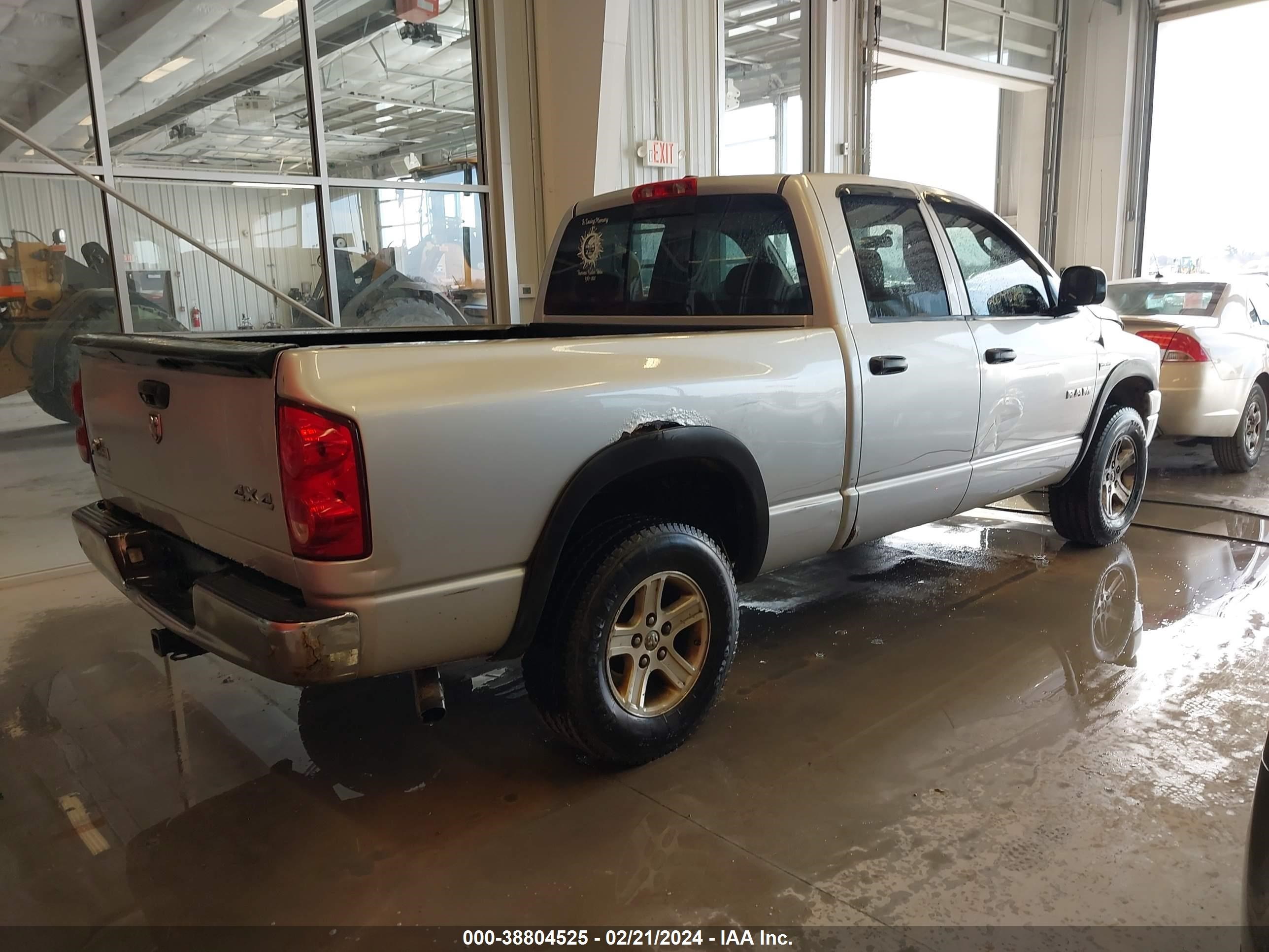 Photo 3 VIN: 1D7HU18278J144501 - DODGE RAM 