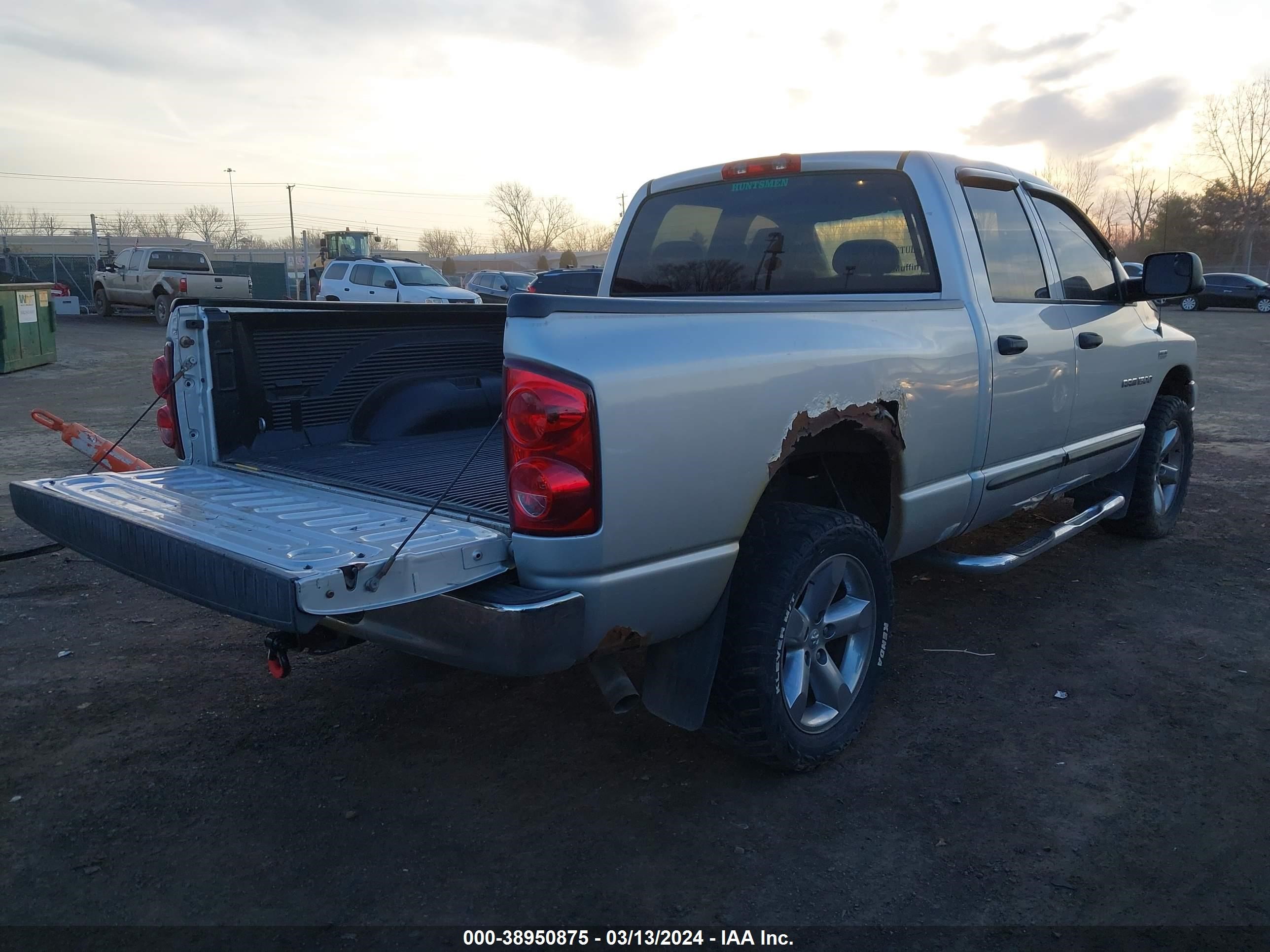 Photo 3 VIN: 1D7HU18287S245152 - DODGE RAM 