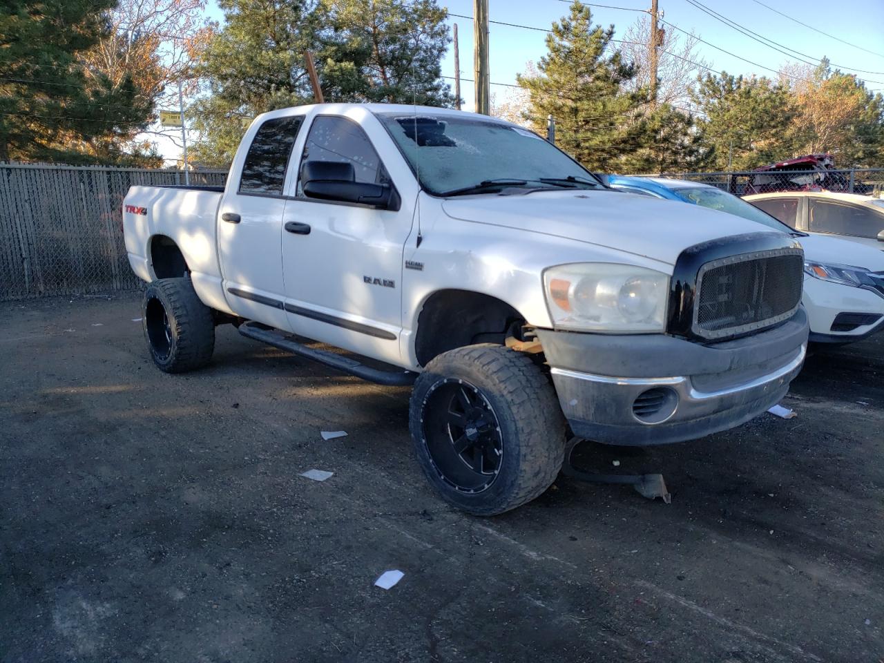 Photo 3 VIN: 1D7HU18288J142398 - DODGE RAM 