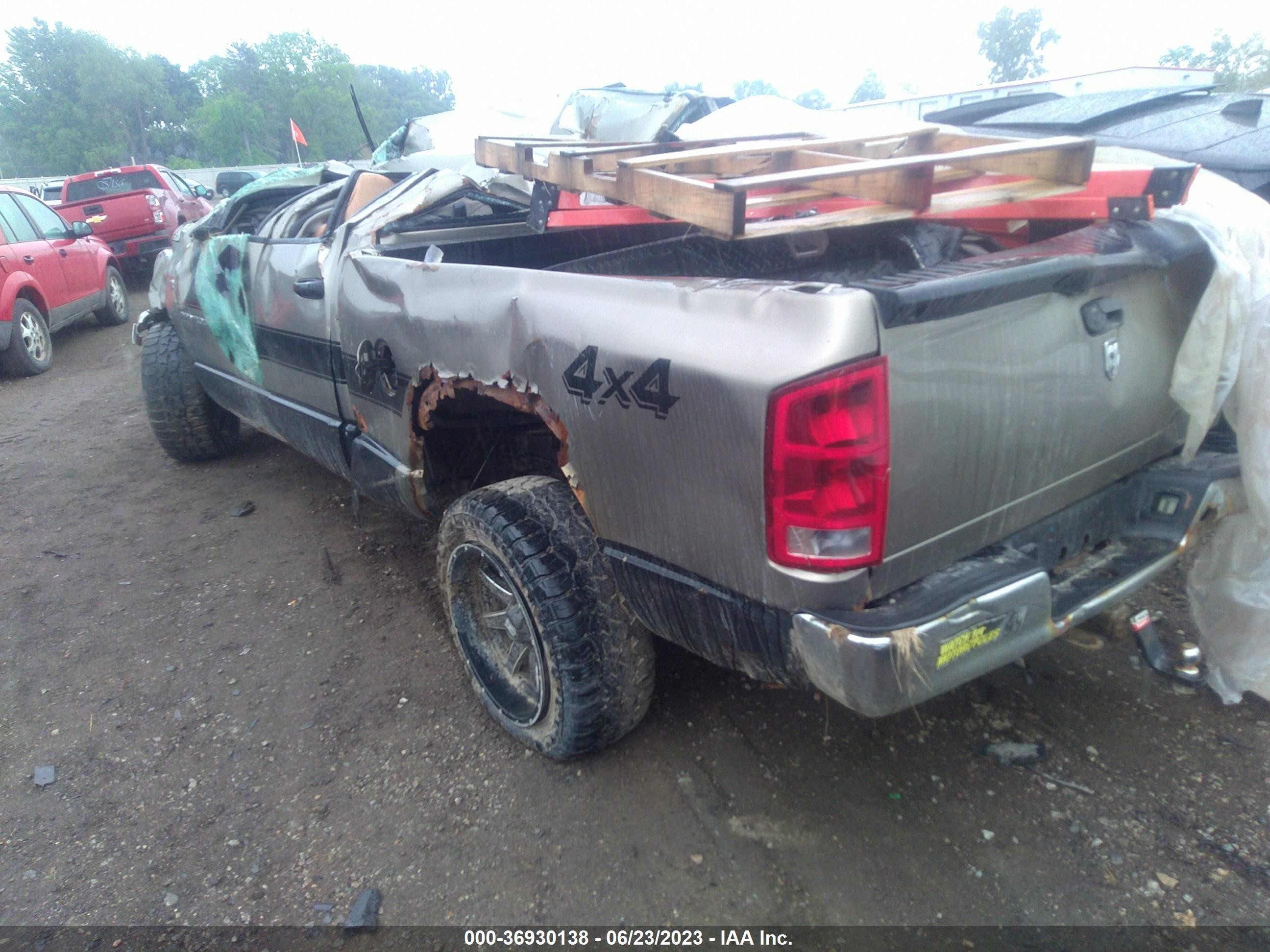 Photo 2 VIN: 1D7HU18296S563697 - DODGE RAM 