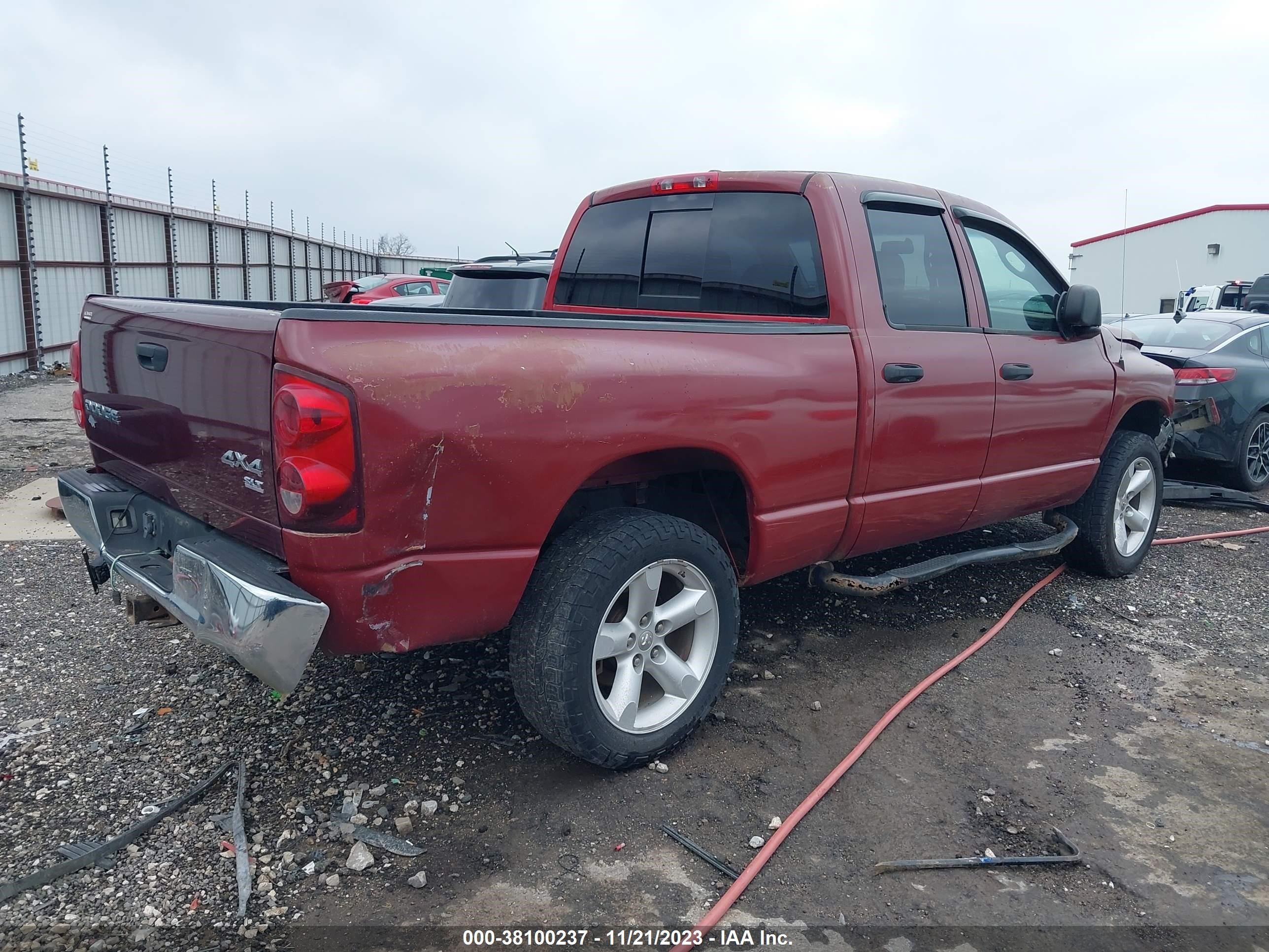 Photo 3 VIN: 1D7HU18298S616983 - DODGE RAM 