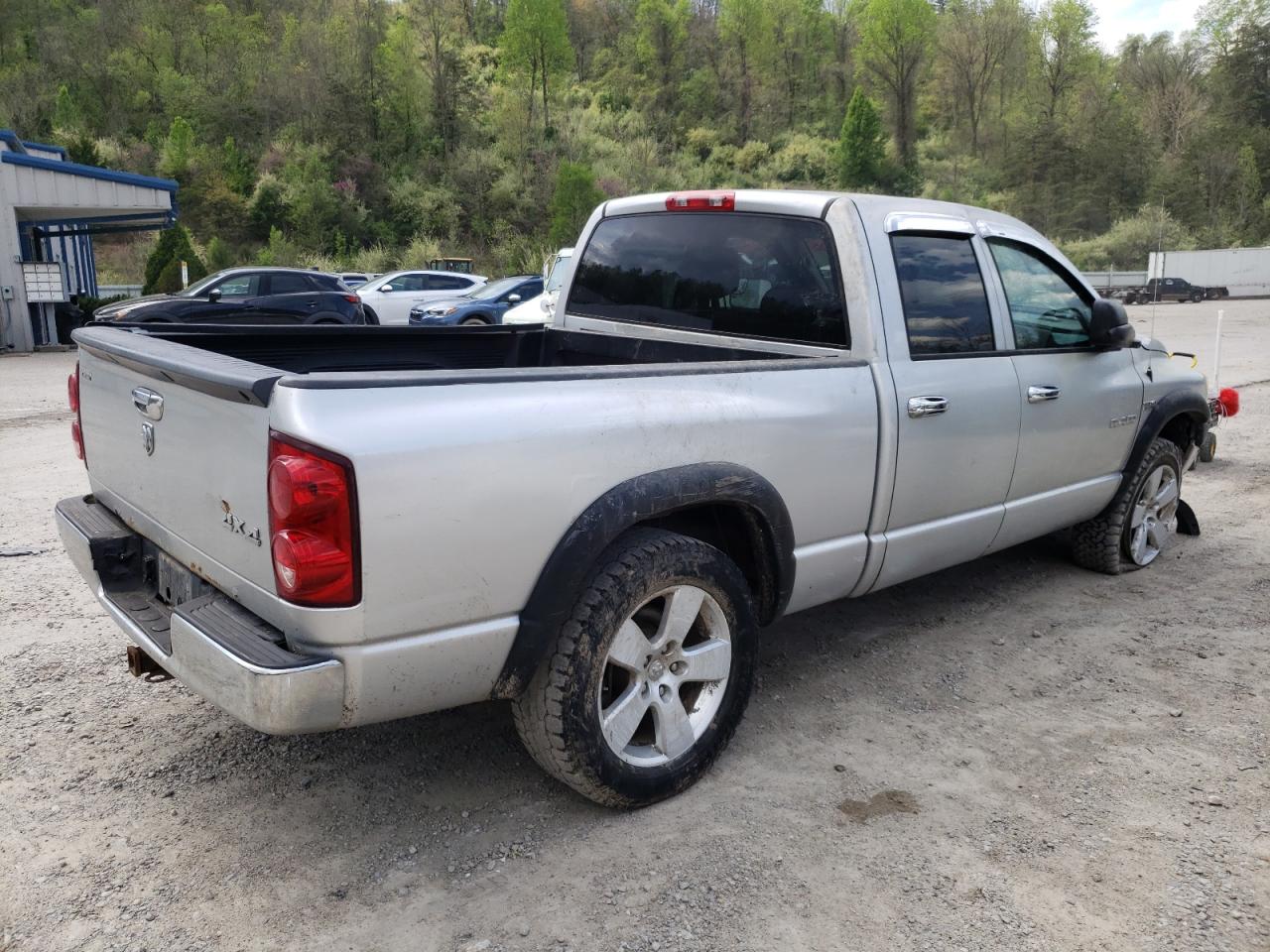 Photo 2 VIN: 1D7HU182X8J122766 - DODGE RAM 