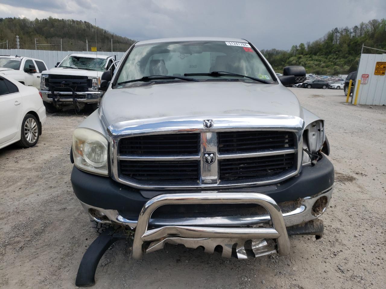 Photo 4 VIN: 1D7HU182X8J122766 - DODGE RAM 