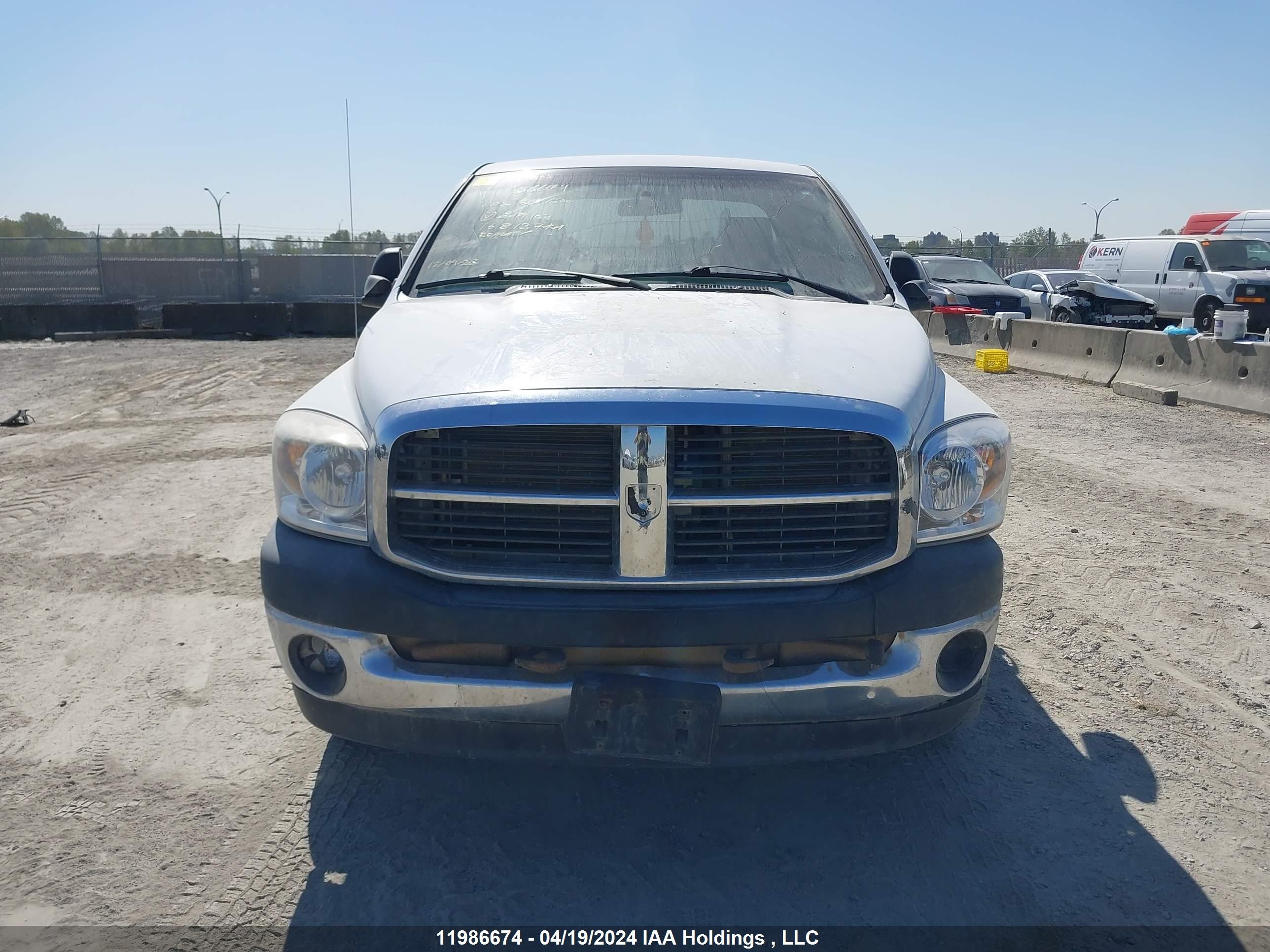 Photo 12 VIN: 1D7HU182X8J217103 - DODGE RAM 