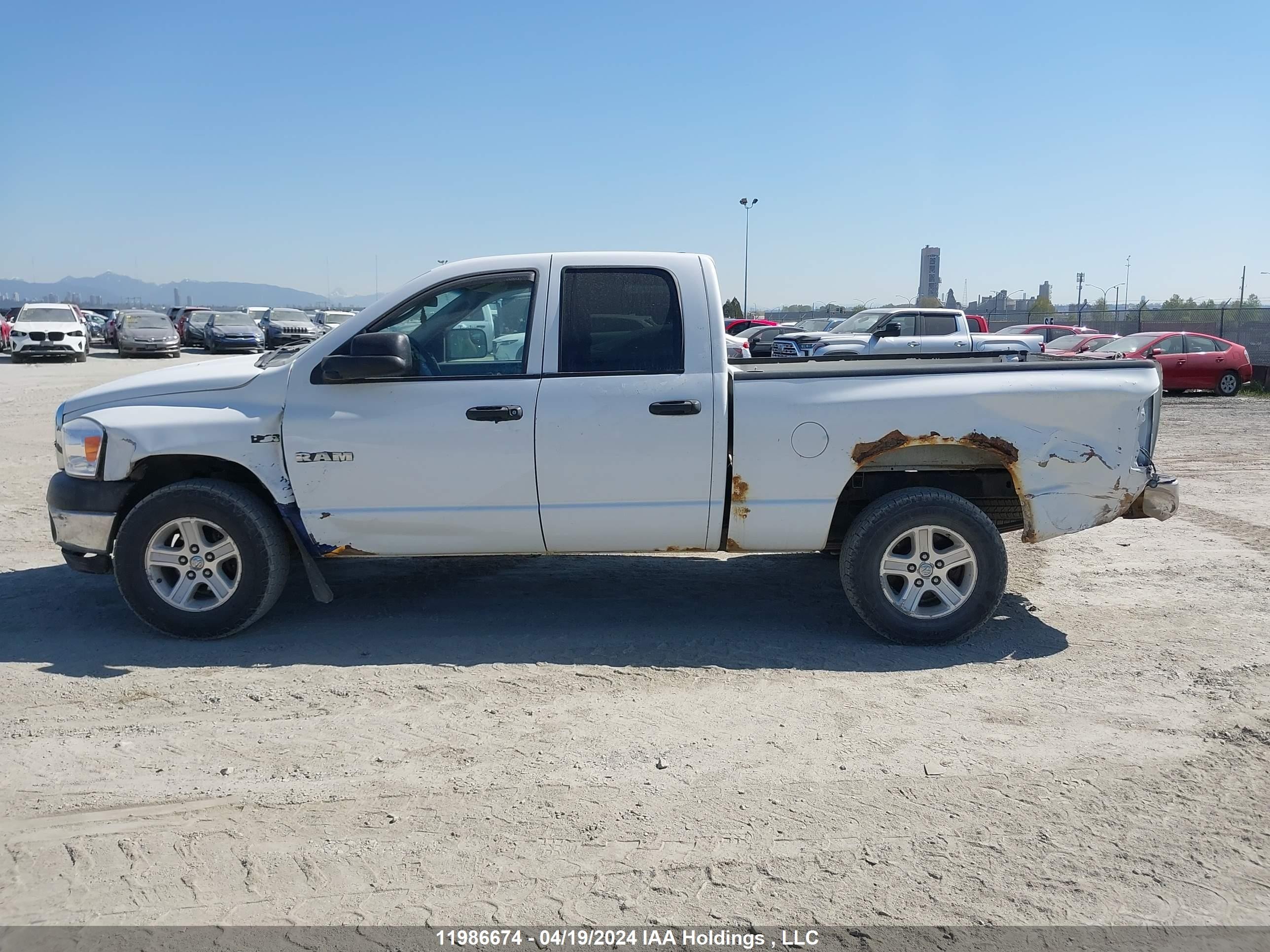 Photo 14 VIN: 1D7HU182X8J217103 - DODGE RAM 