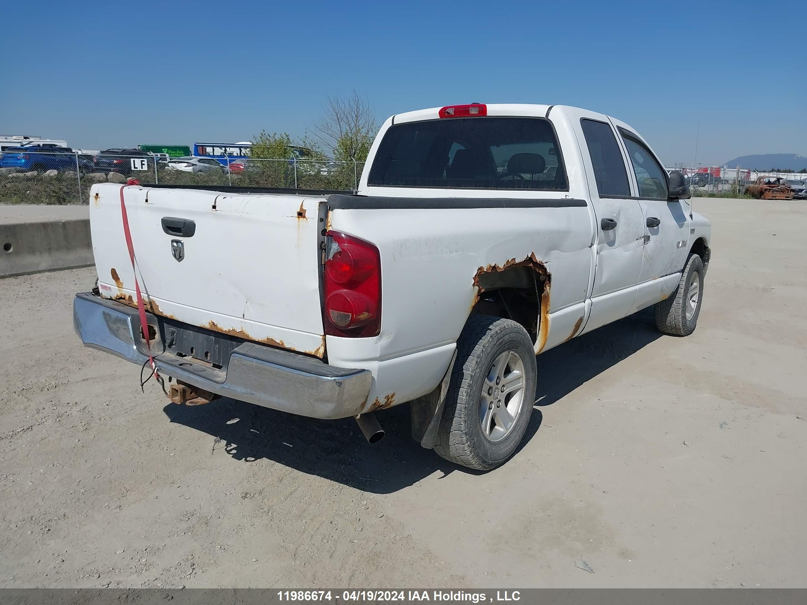 Photo 3 VIN: 1D7HU182X8J217103 - DODGE RAM 