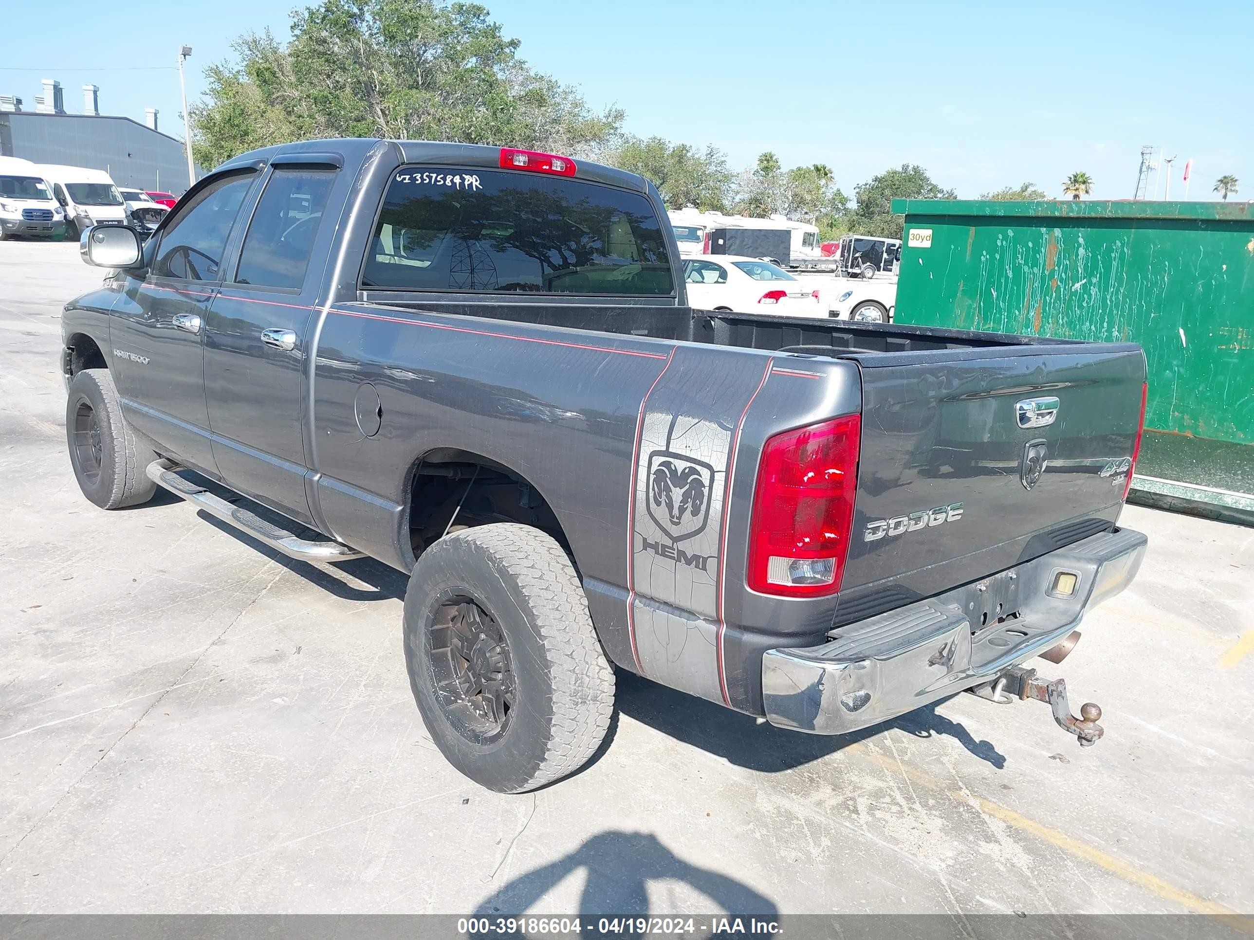 Photo 2 VIN: 1D7HU18D03S357584 - DODGE RAM 