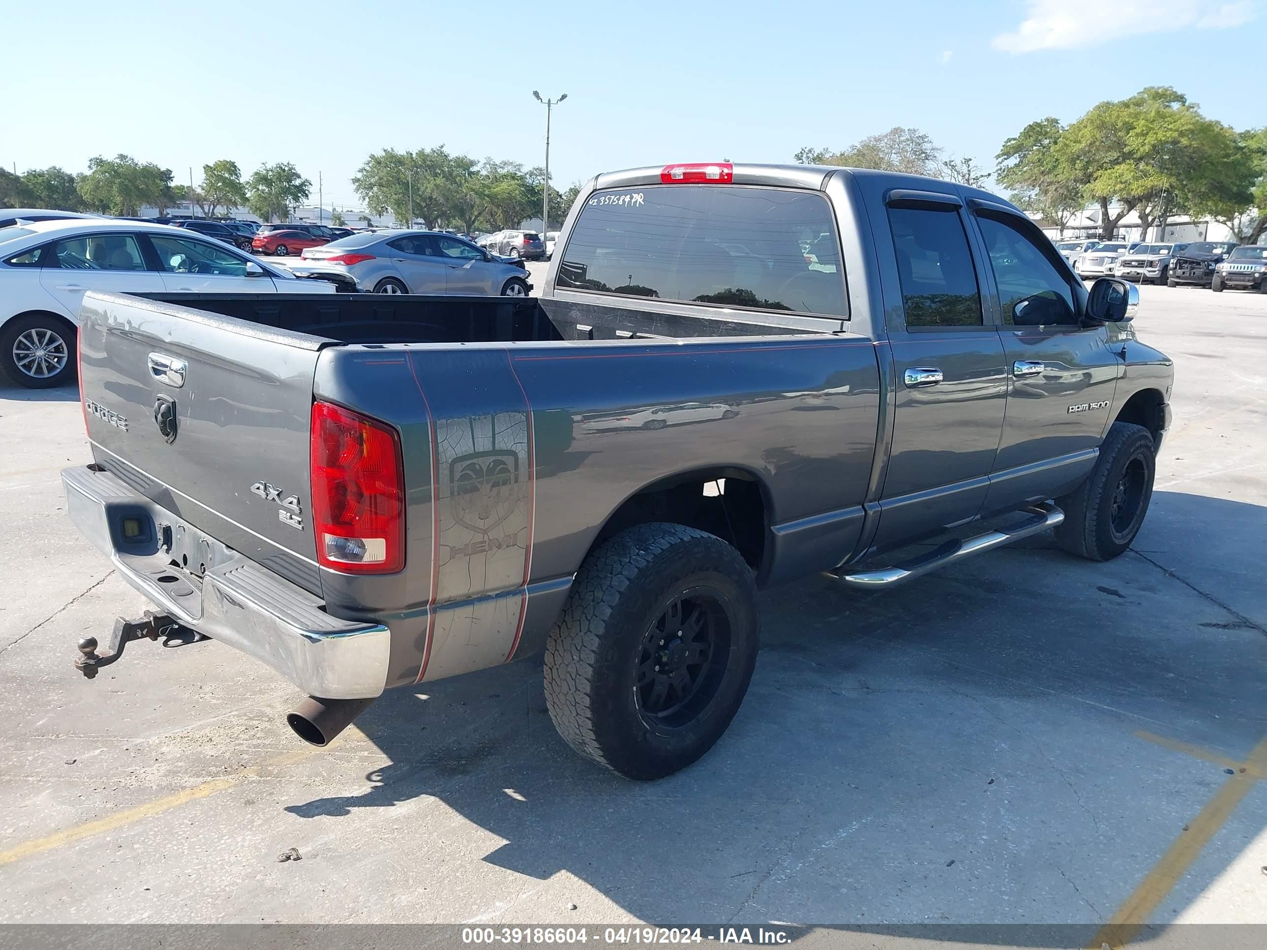 Photo 3 VIN: 1D7HU18D03S357584 - DODGE RAM 