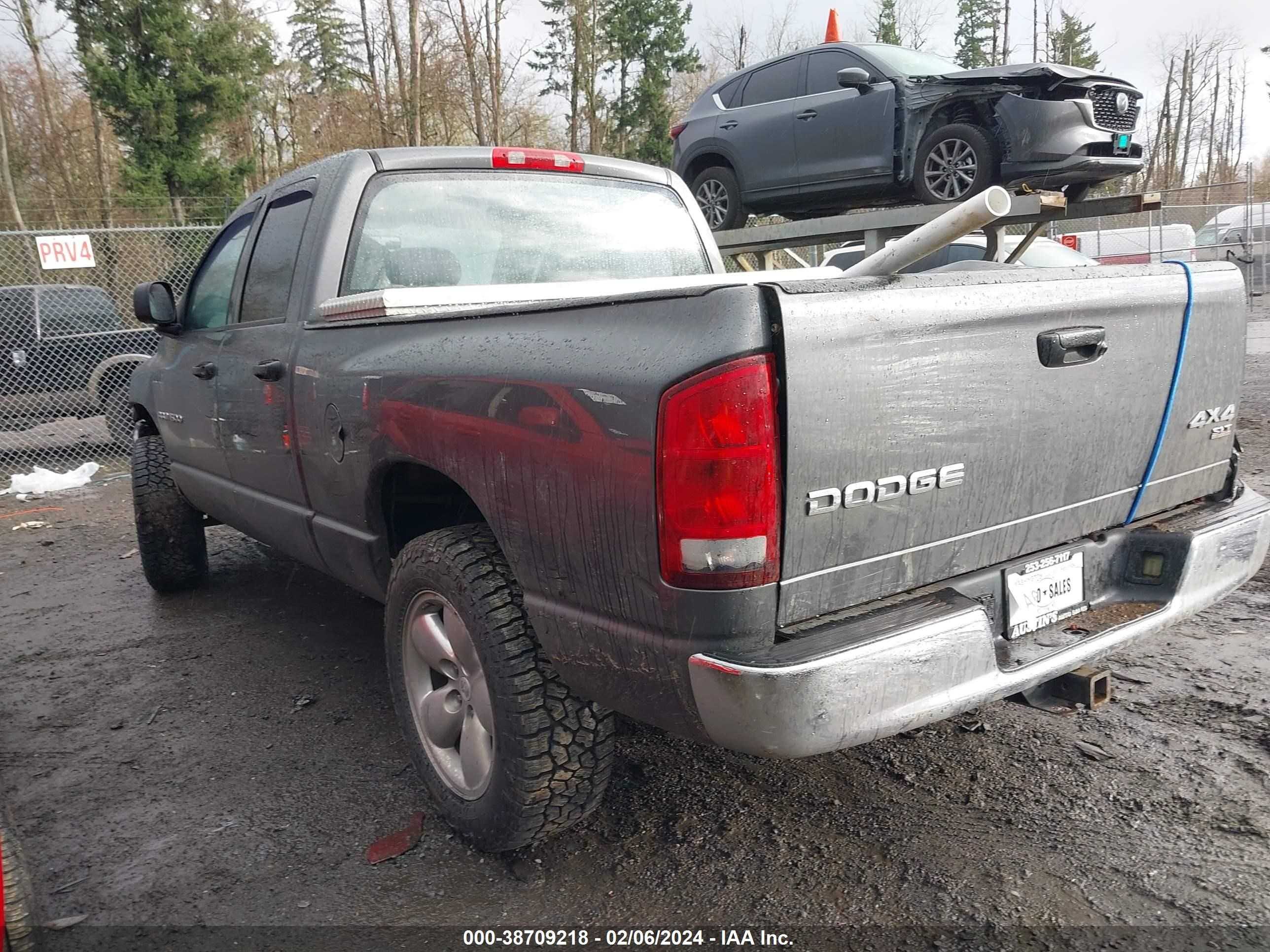 Photo 2 VIN: 1D7HU18D24S530653 - DODGE RAM 