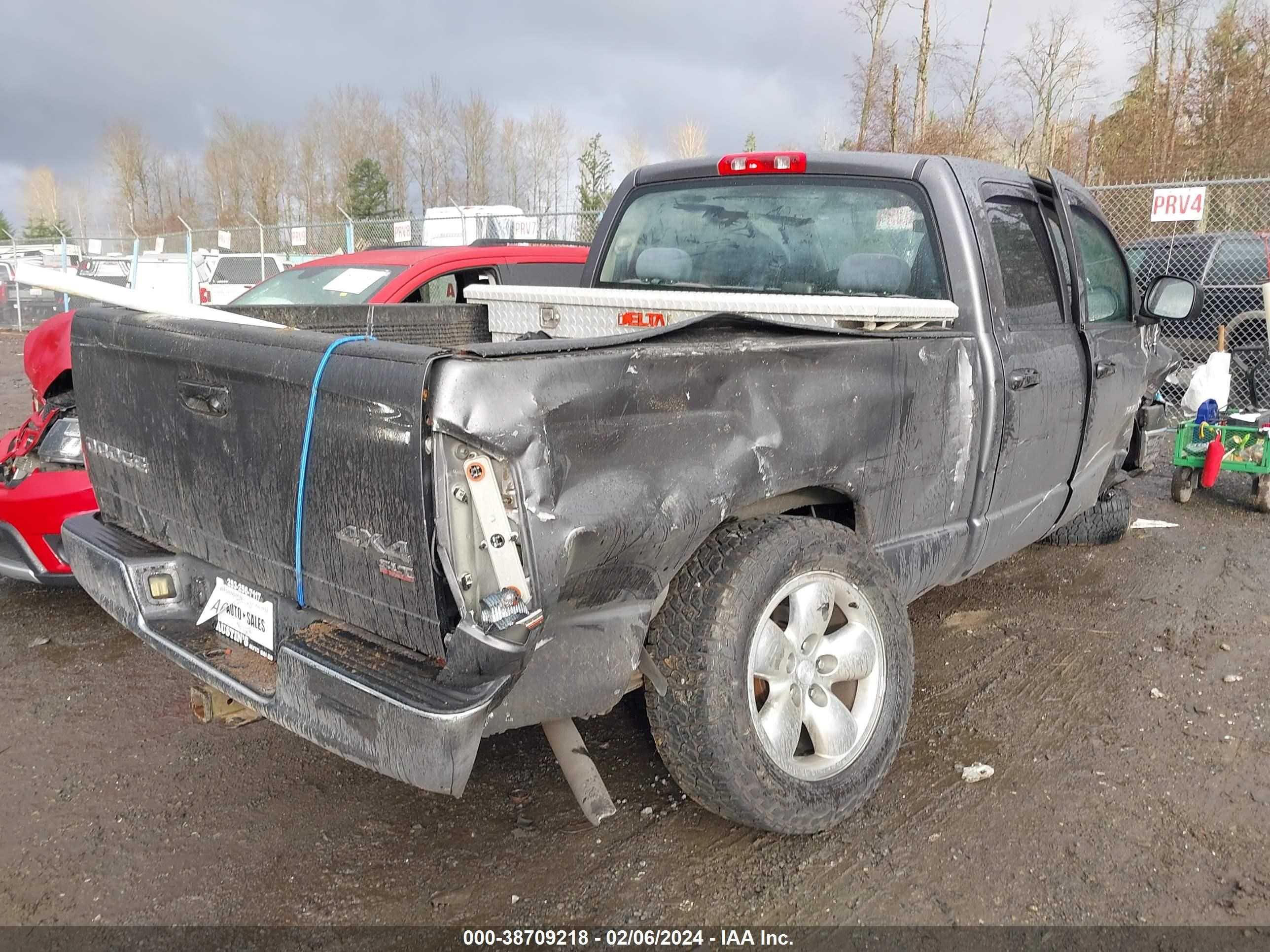 Photo 3 VIN: 1D7HU18D24S530653 - DODGE RAM 