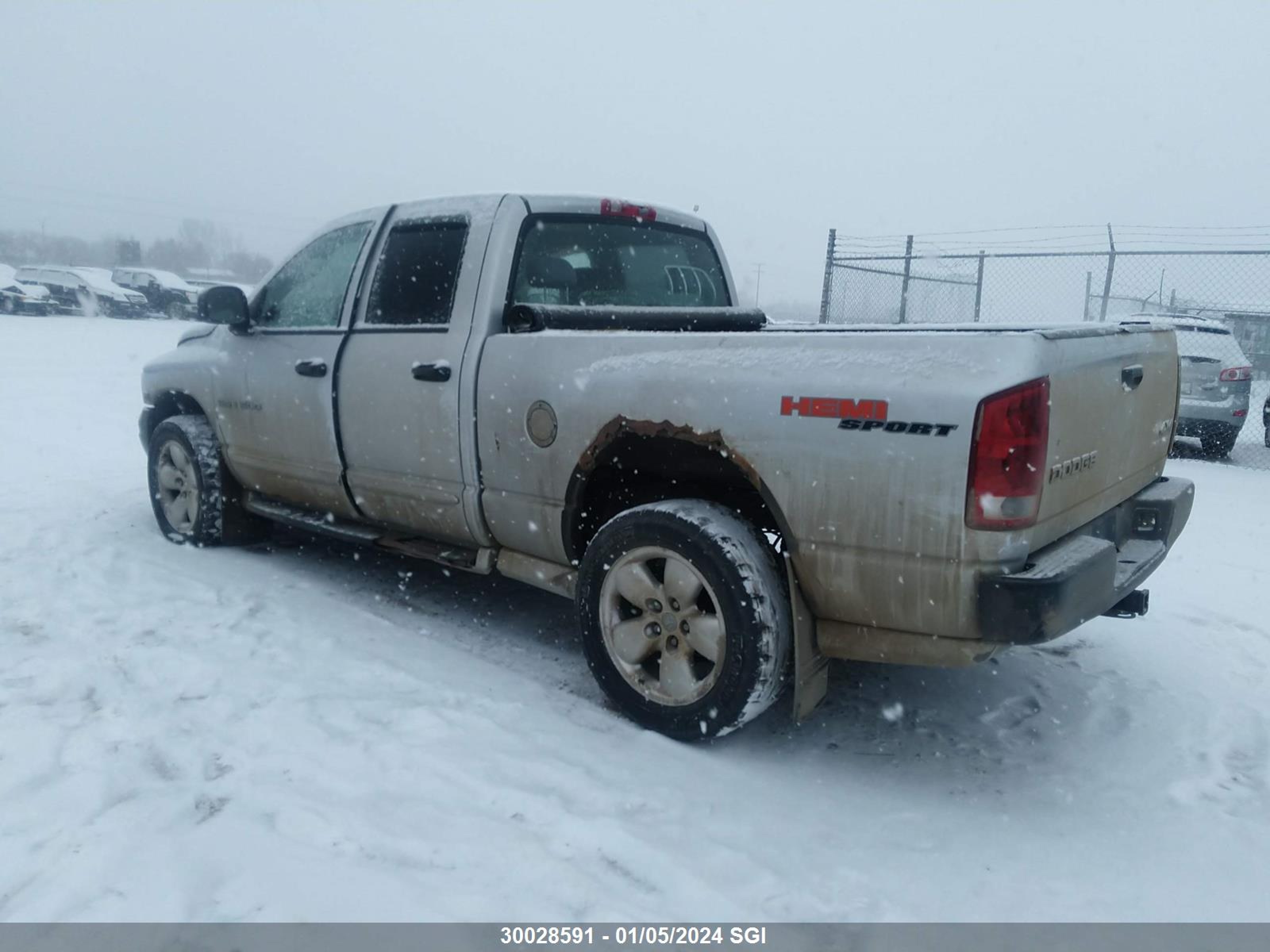 Photo 2 VIN: 1D7HU18D25J527579 - DODGE RAM 