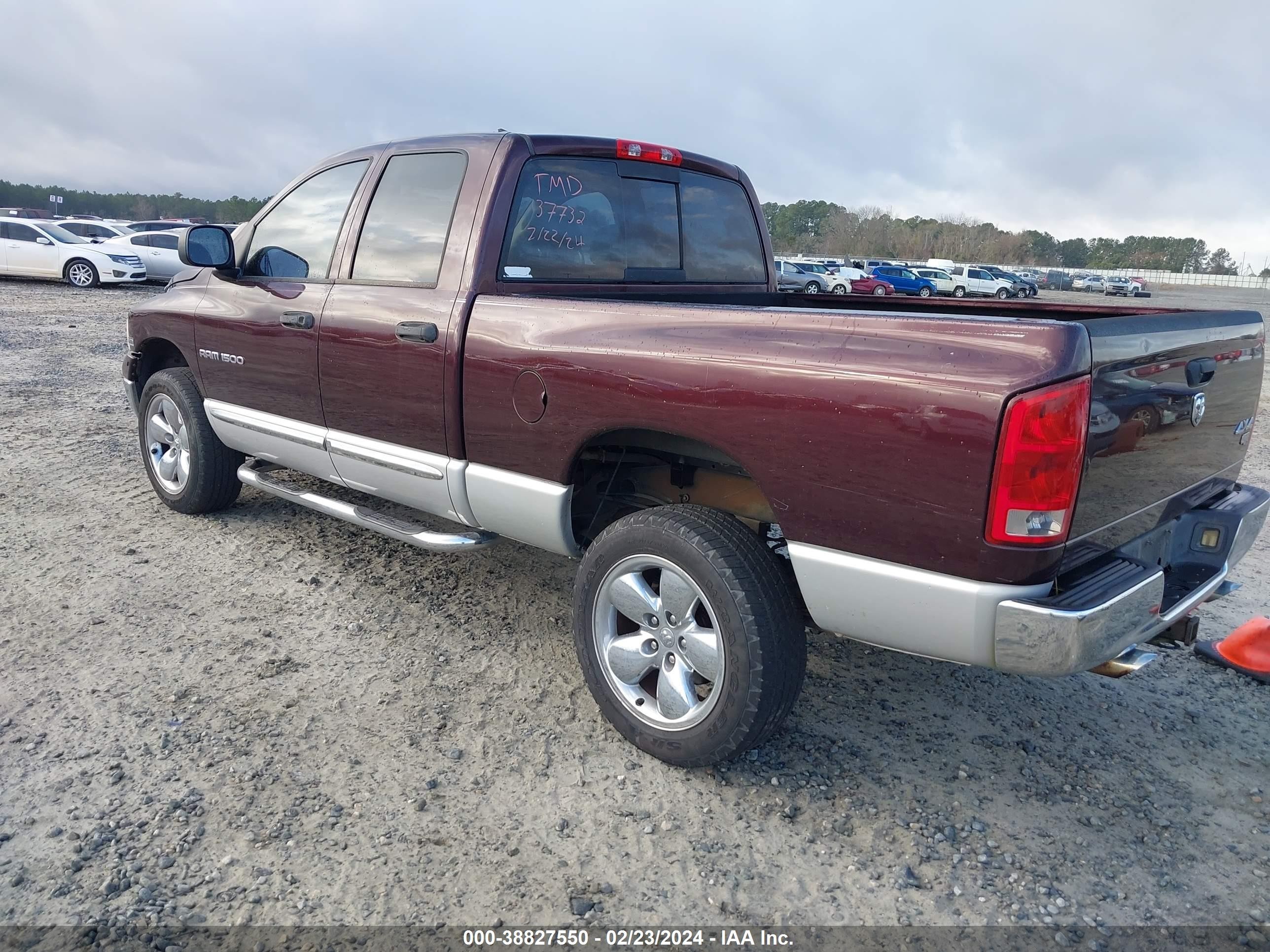 Photo 2 VIN: 1D7HU18D35S137732 - DODGE RAM 