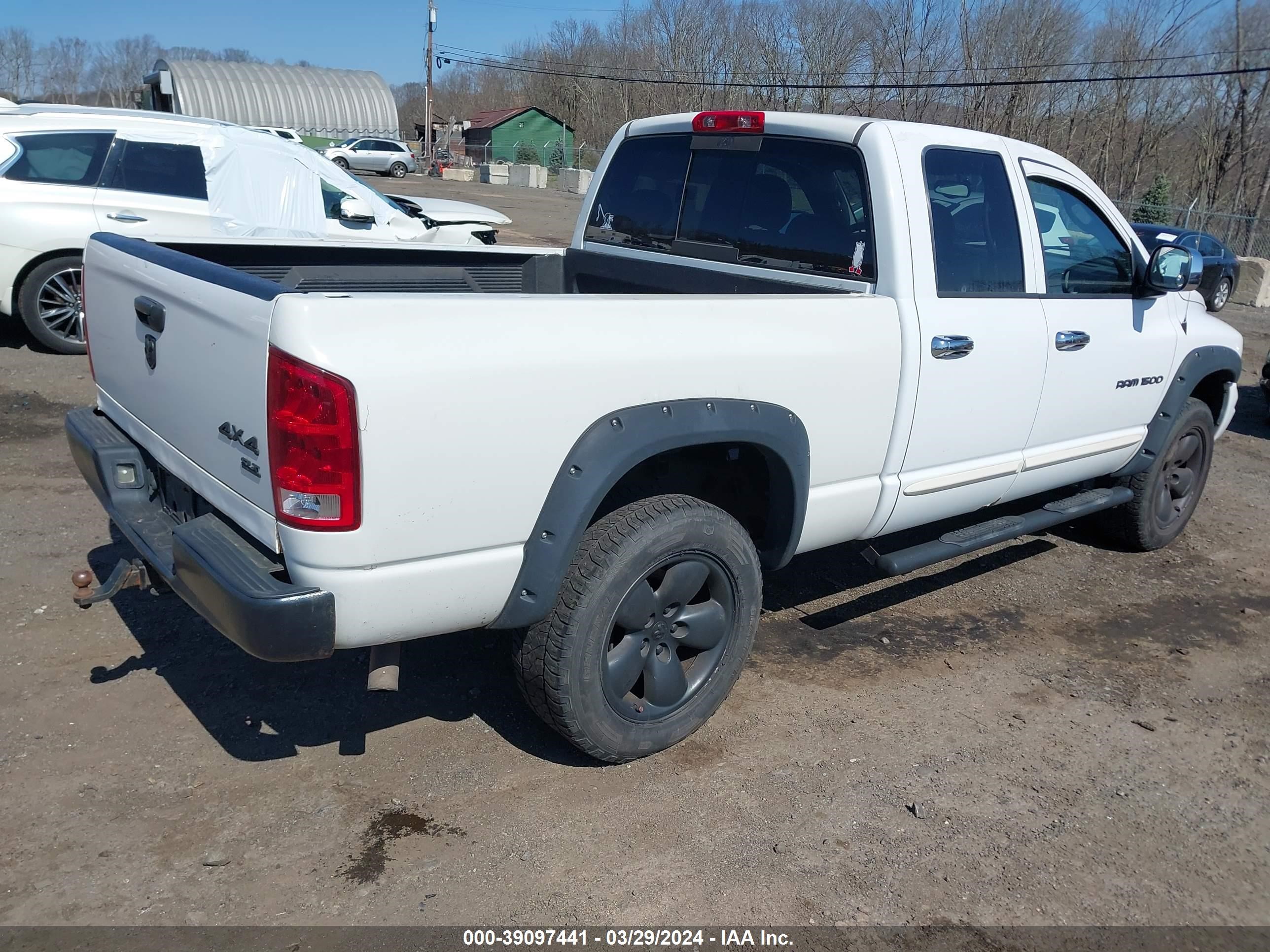 Photo 3 VIN: 1D7HU18D35S362555 - DODGE RAM 