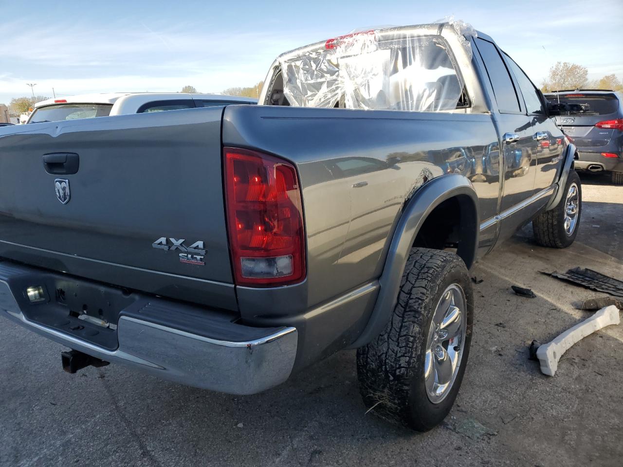 Photo 2 VIN: 1D7HU18D55S357017 - DODGE RAM 