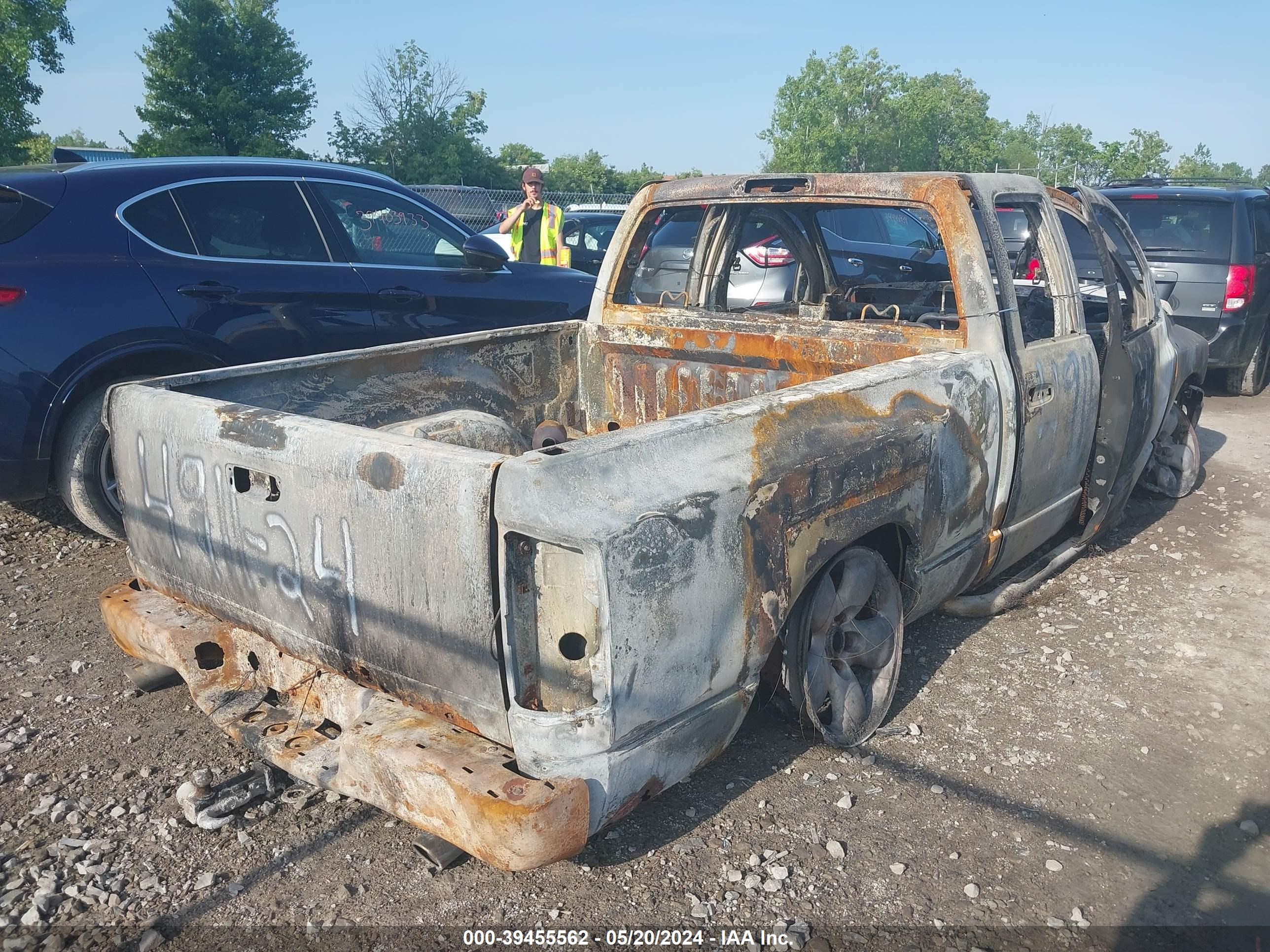 Photo 3 VIN: 1D7HU18D64S646325 - DODGE RAM 