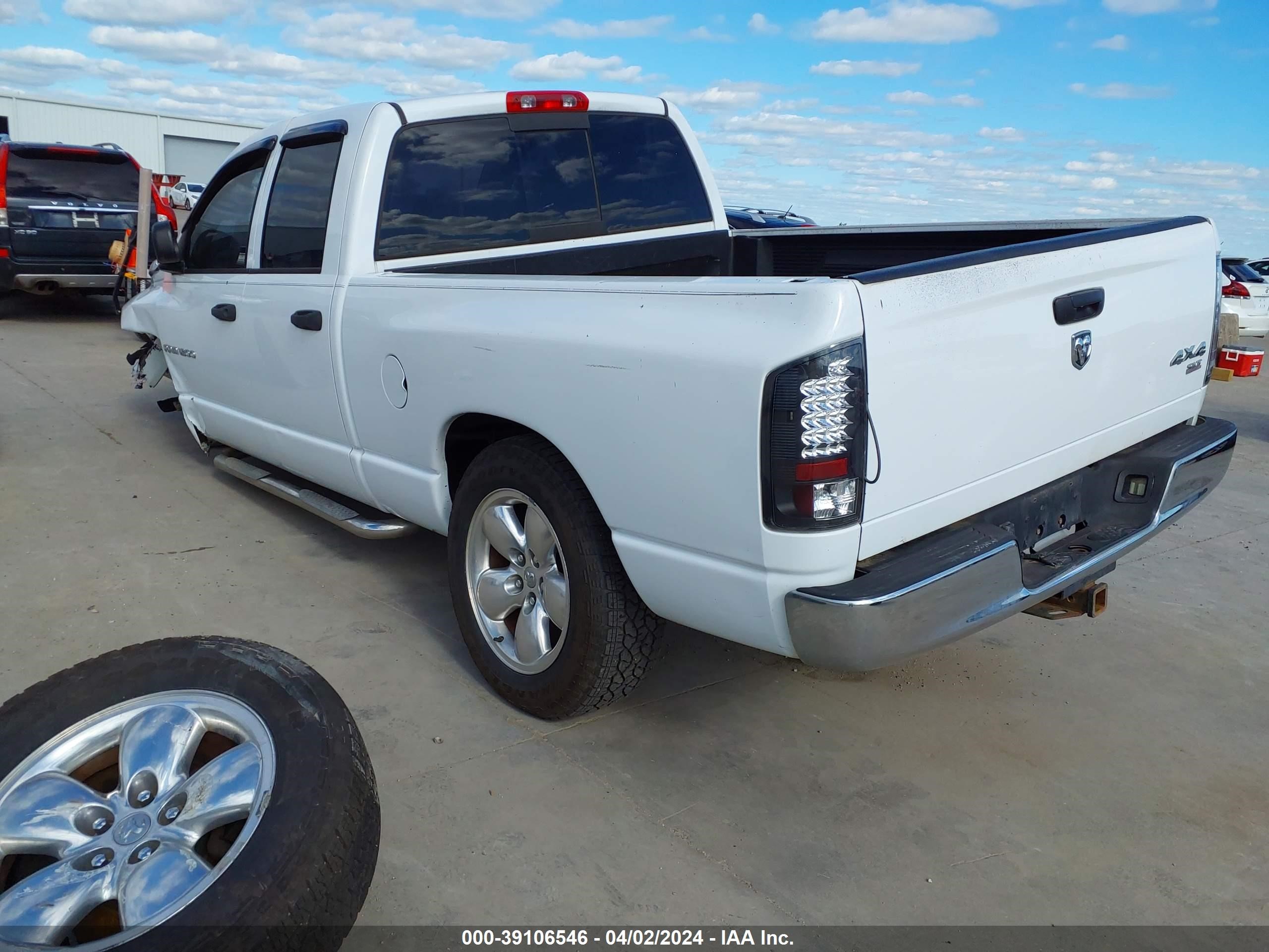 Photo 2 VIN: 1D7HU18D65S208440 - DODGE RAM 