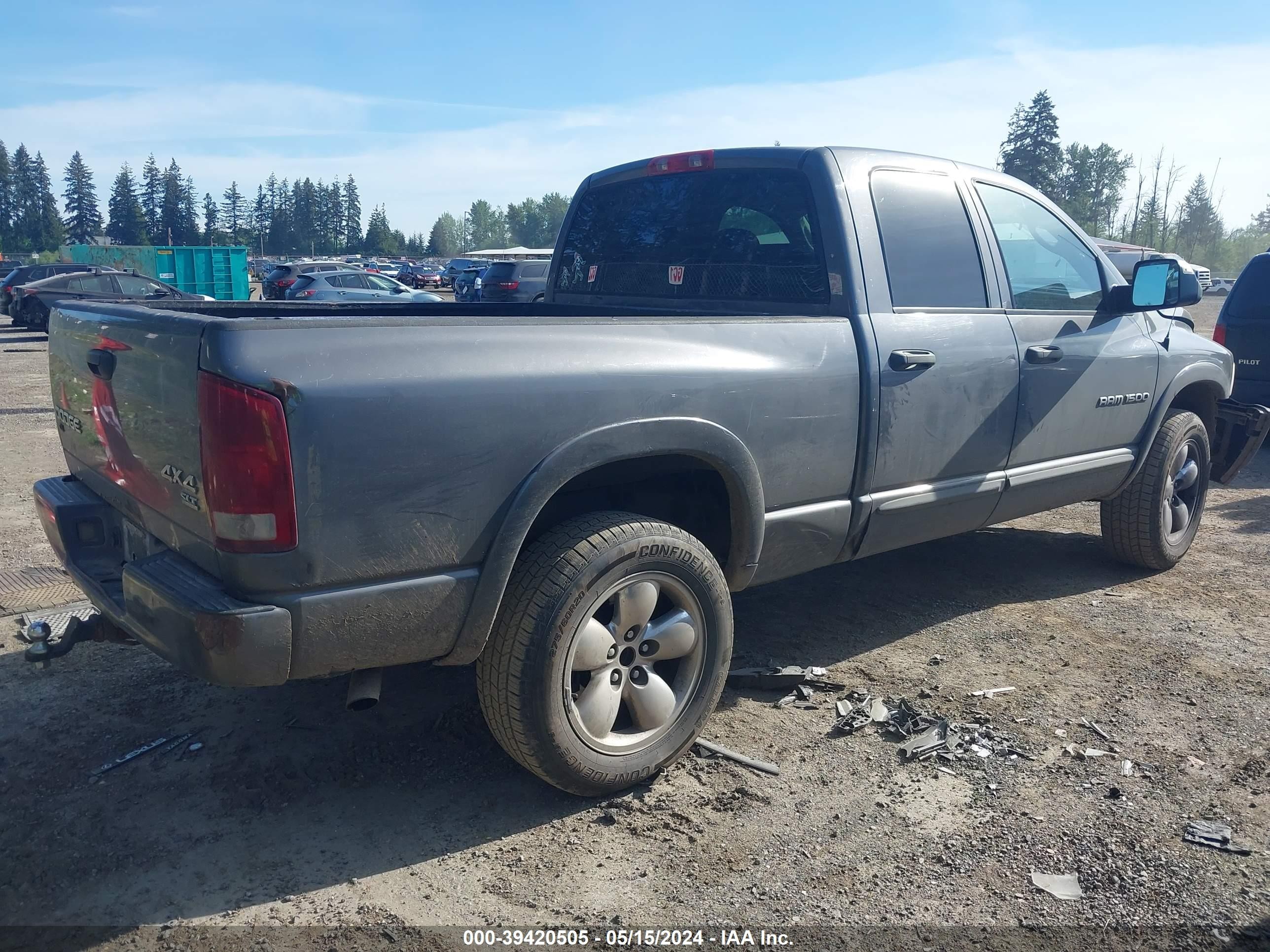 Photo 3 VIN: 1D7HU18D74S698997 - DODGE RAM 