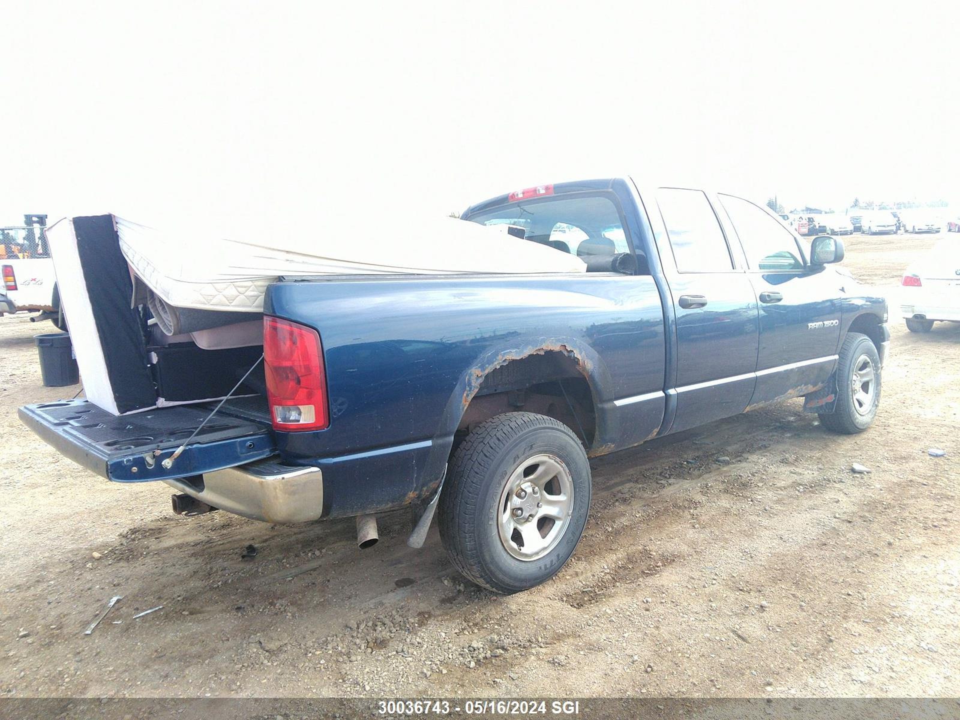 Photo 3 VIN: 1D7HU18D75J529912 - DODGE RAM 