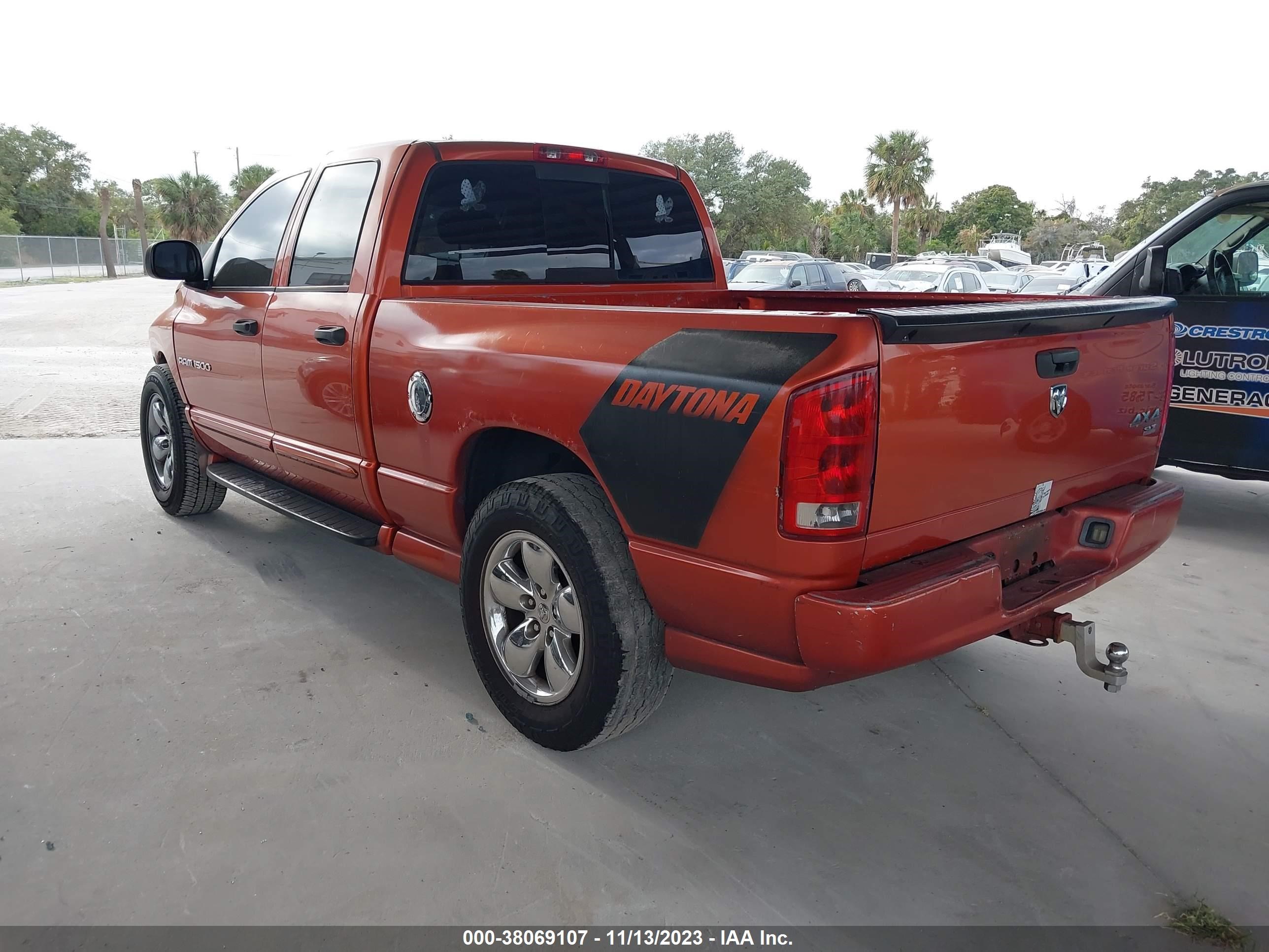 Photo 2 VIN: 1D7HU18D75J629234 - DODGE RAM 