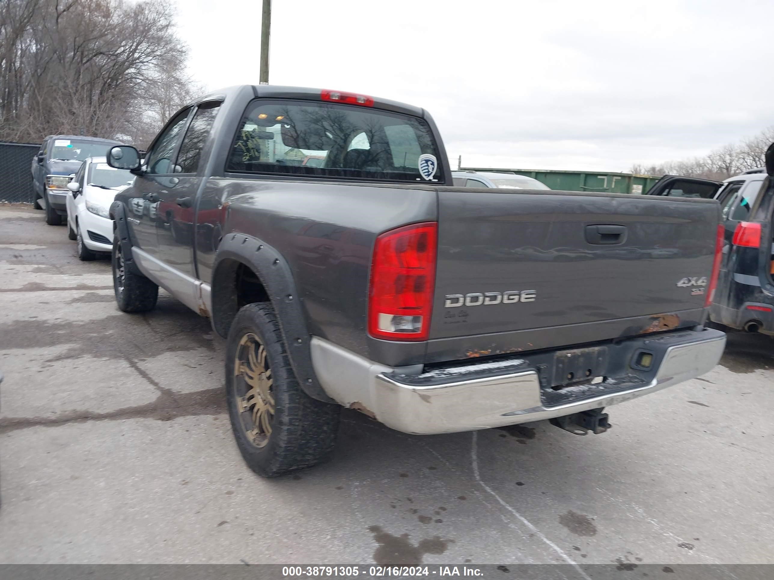 Photo 2 VIN: 1D7HU18D83S347997 - DODGE RAM 