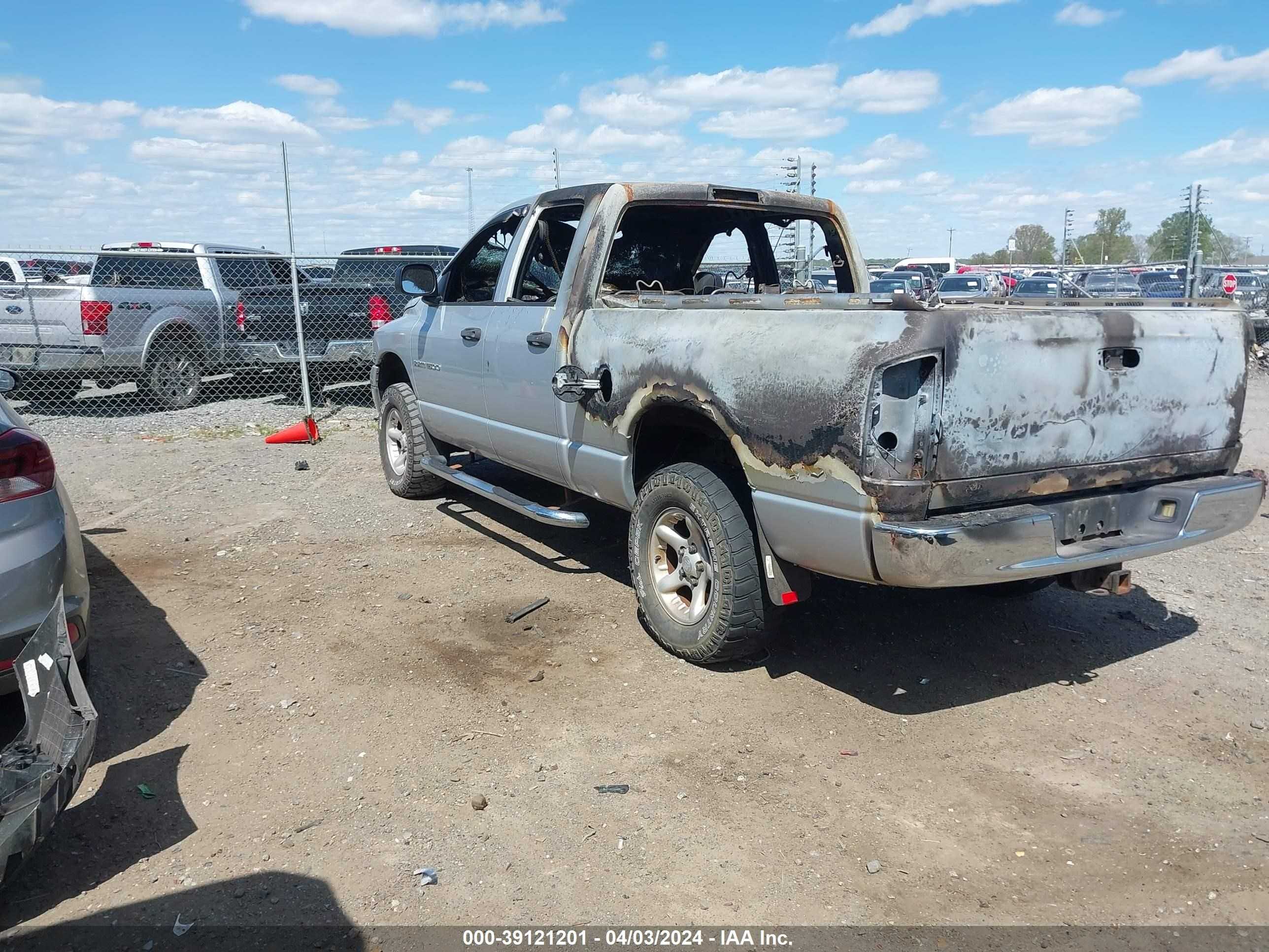 Photo 2 VIN: 1D7HU18D84S636721 - DODGE RAM 