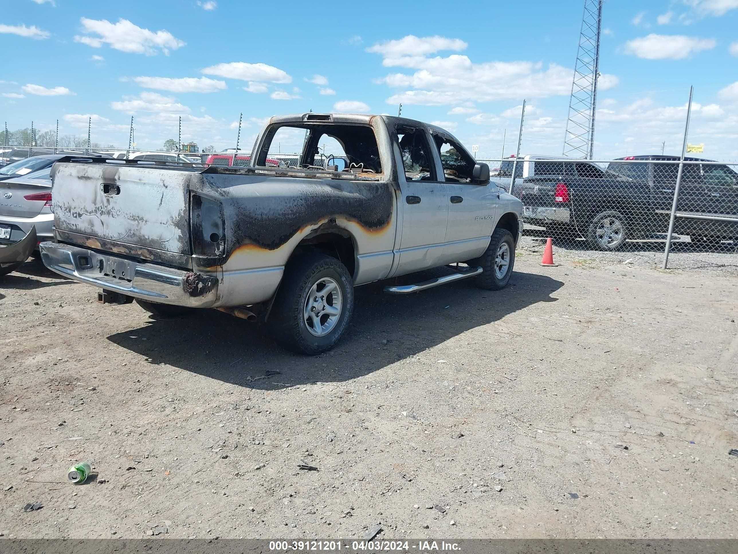 Photo 3 VIN: 1D7HU18D84S636721 - DODGE RAM 