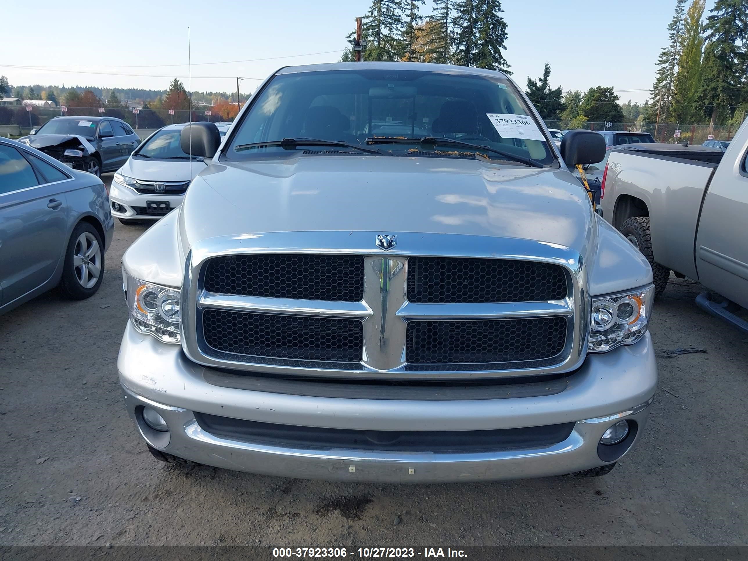 Photo 11 VIN: 1D7HU18D85S240368 - DODGE RAM 