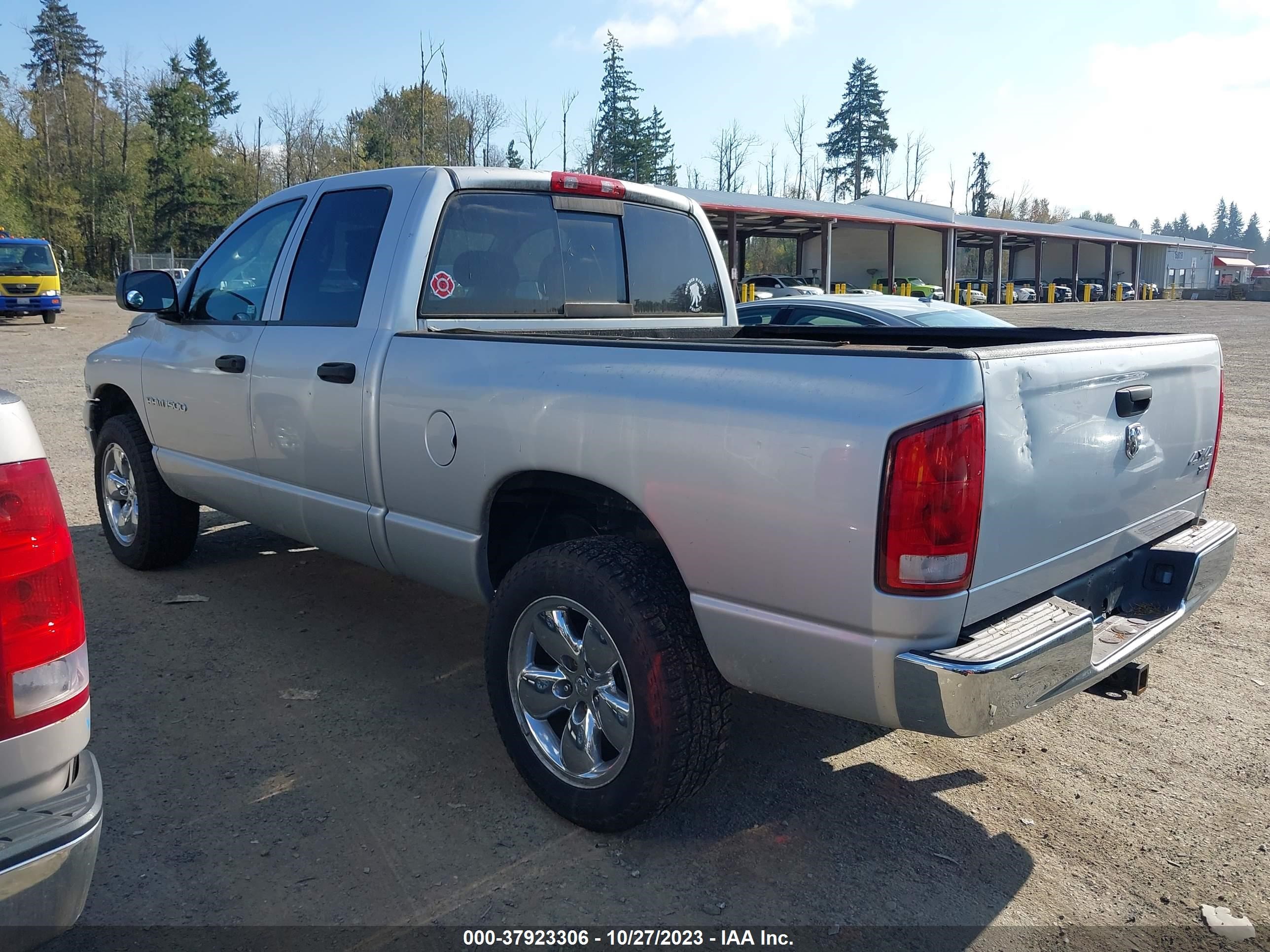 Photo 2 VIN: 1D7HU18D85S240368 - DODGE RAM 