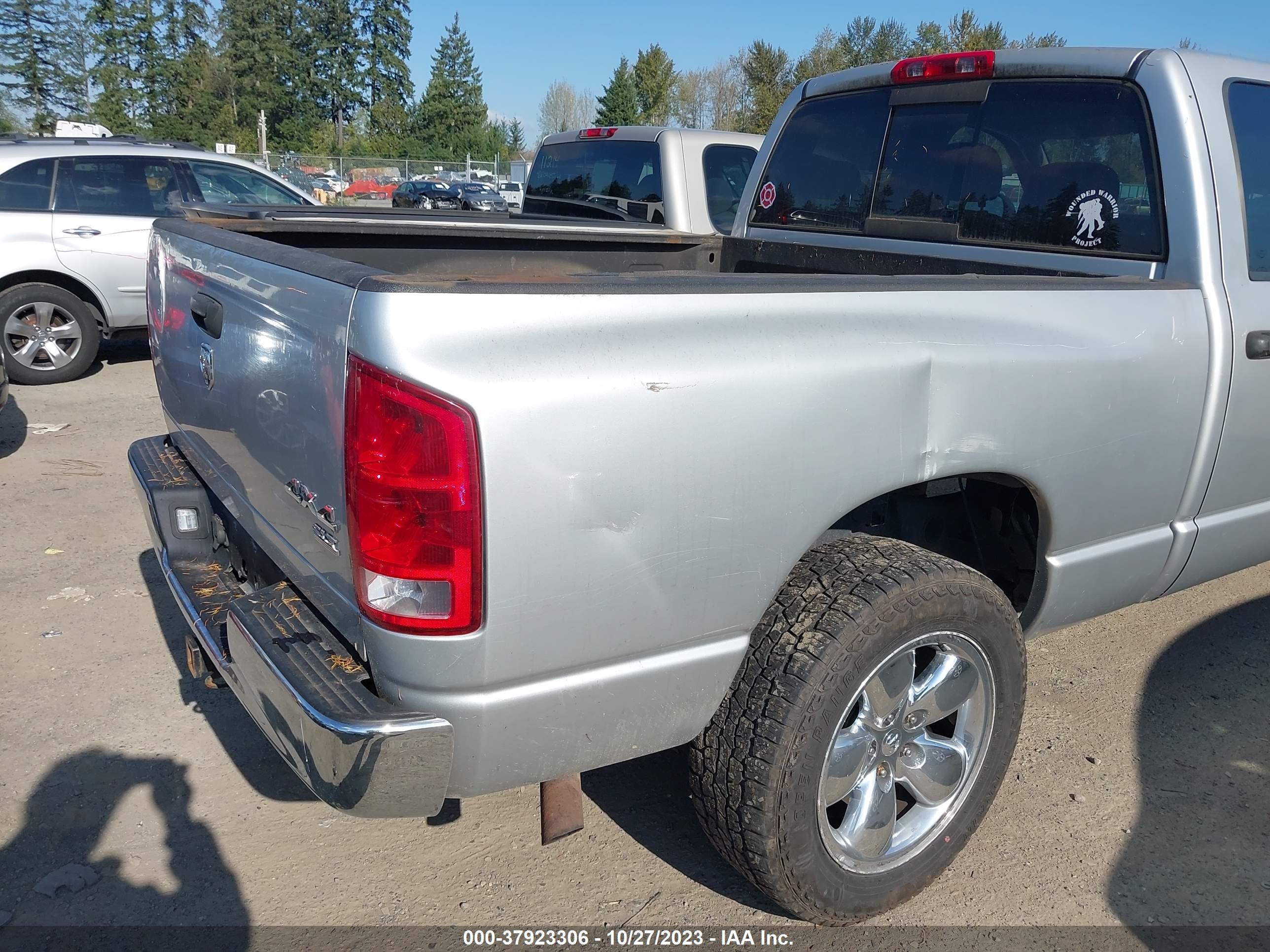 Photo 5 VIN: 1D7HU18D85S240368 - DODGE RAM 