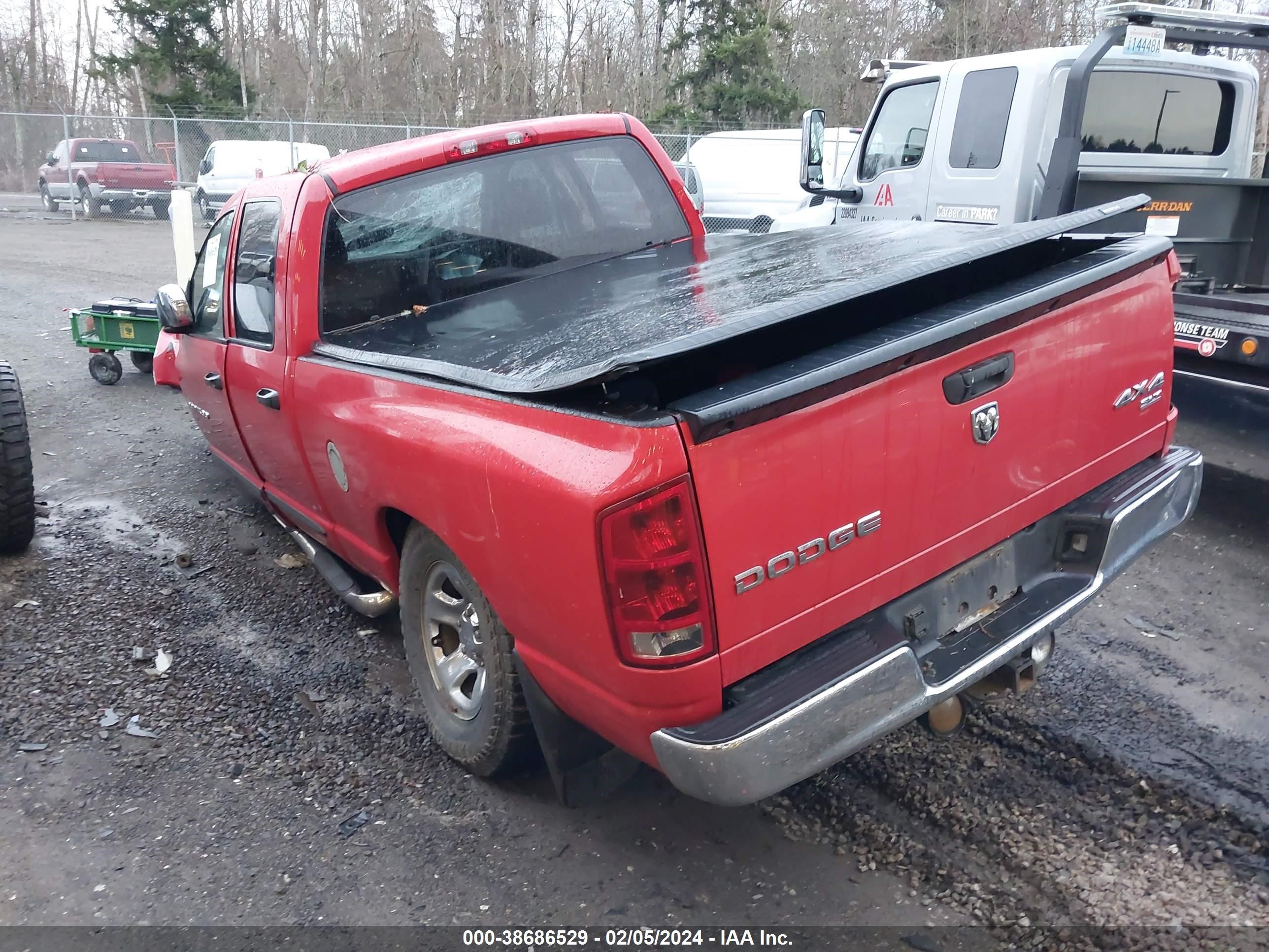 Photo 2 VIN: 1D7HU18N03S207161 - DODGE RAM 