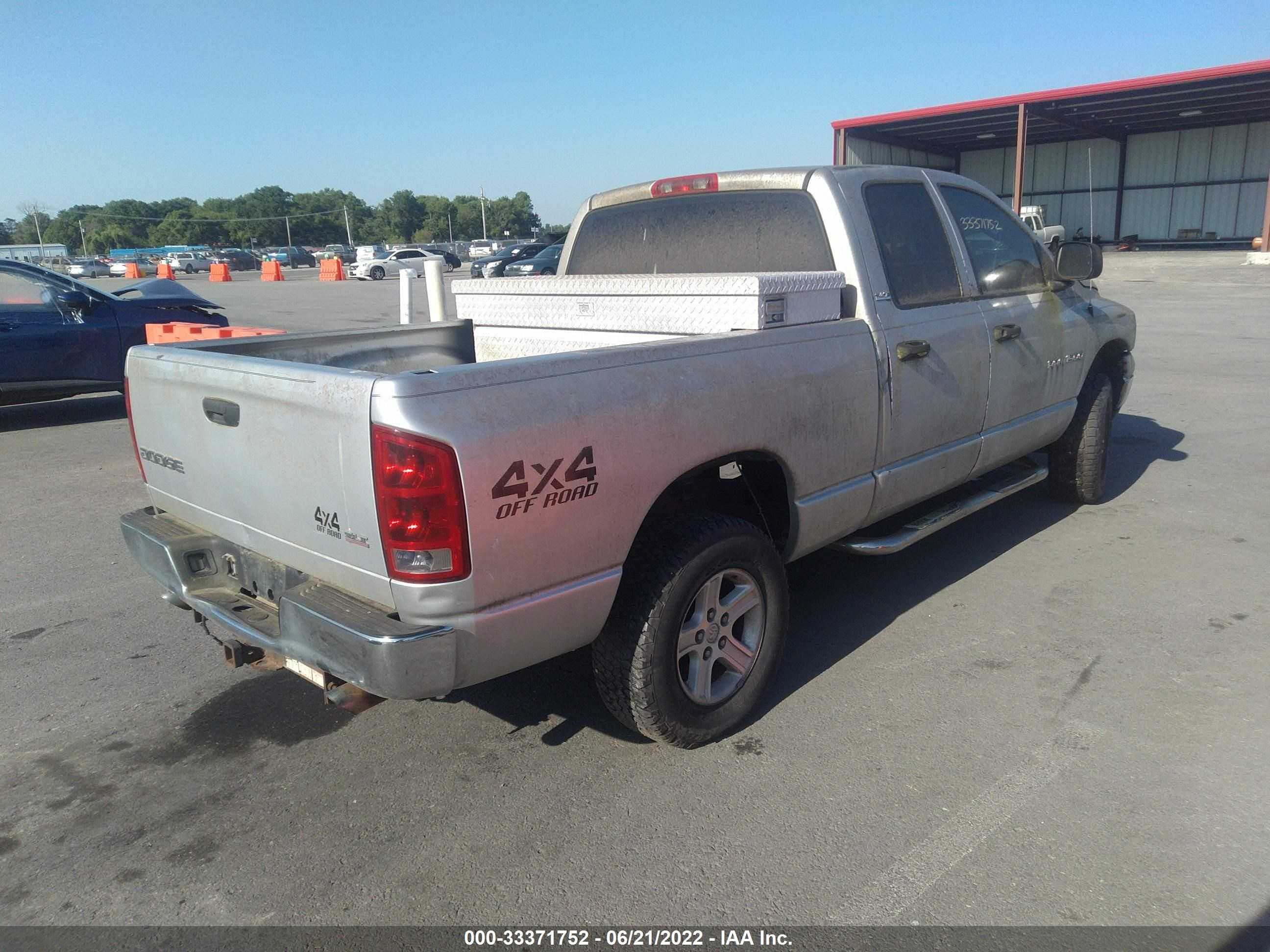 Photo 3 VIN: 1D7HU18N13S337076 - DODGE RAM 