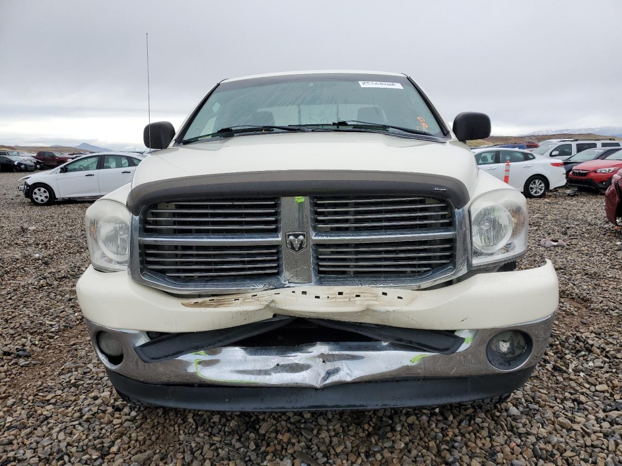 Photo 4 VIN: 1D7HU18N18J163930 - DODGE RAM 