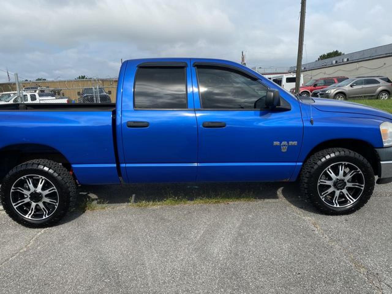 Photo 3 VIN: 1D7HU18N18S594648 - DODGE RAM 