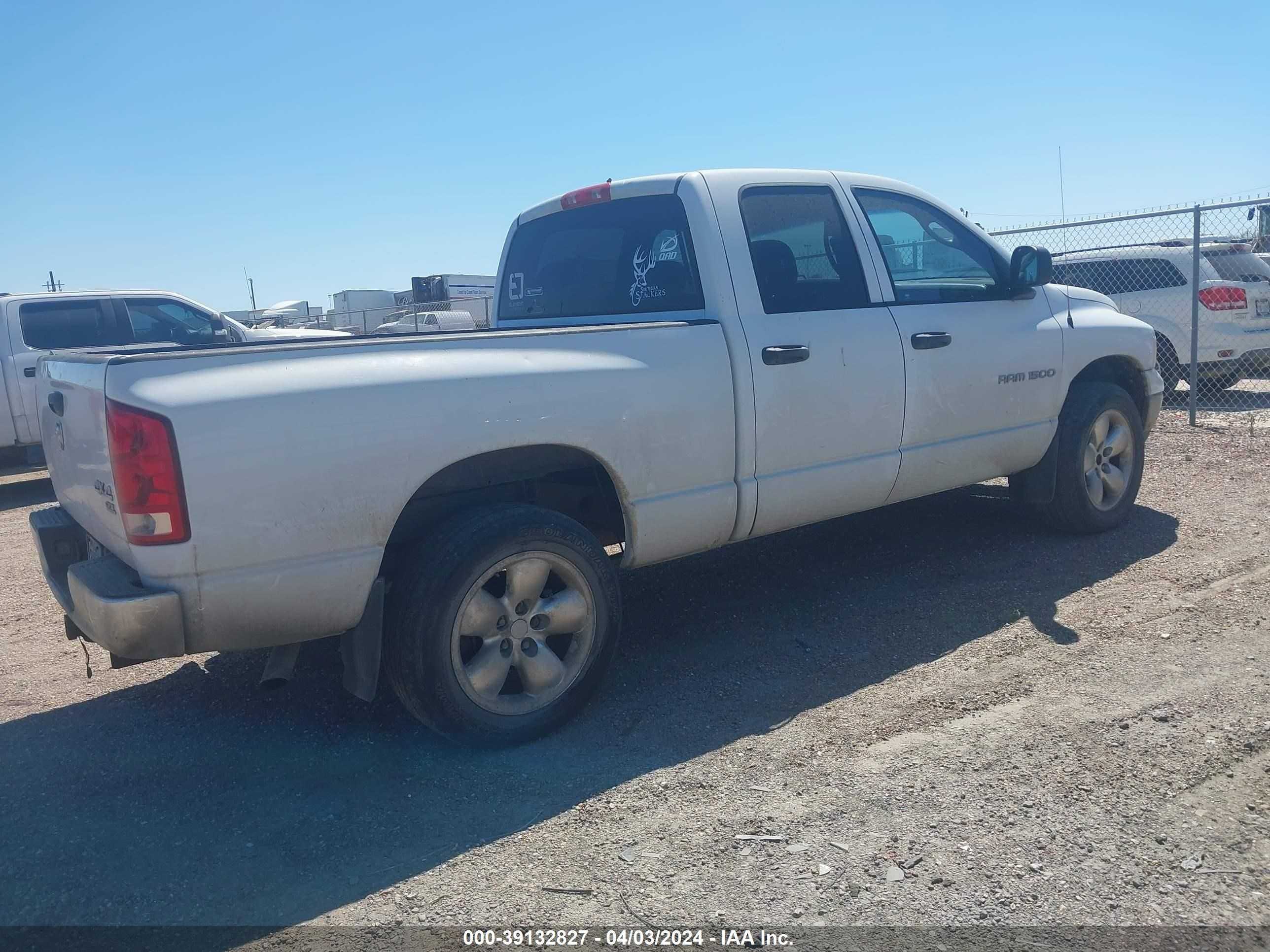 Photo 3 VIN: 1D7HU18N25S105184 - DODGE RAM 