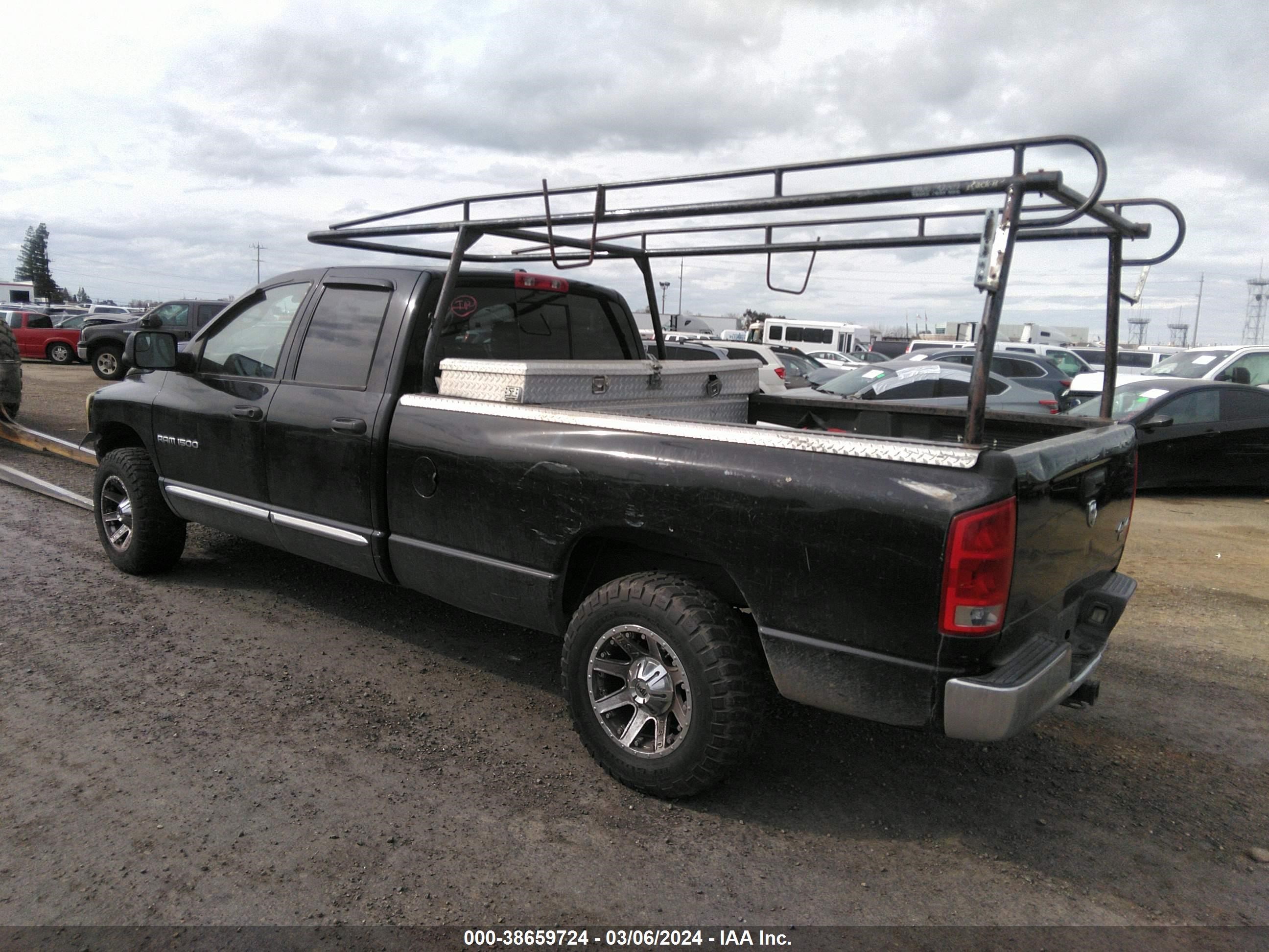 Photo 2 VIN: 1D7HU18N26J132442 - DODGE RAM 