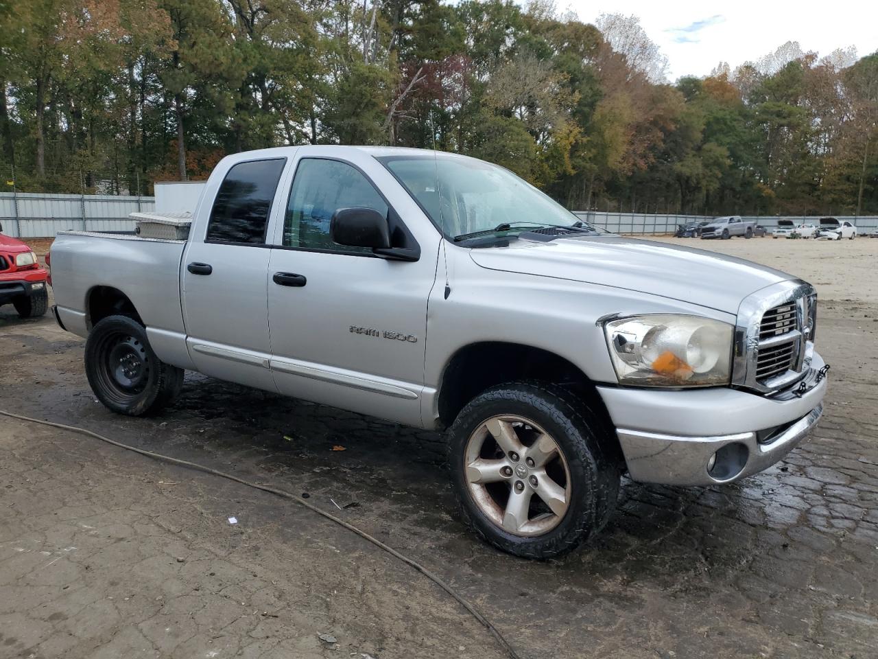 Photo 3 VIN: 1D7HU18N27S159183 - DODGE RAM 