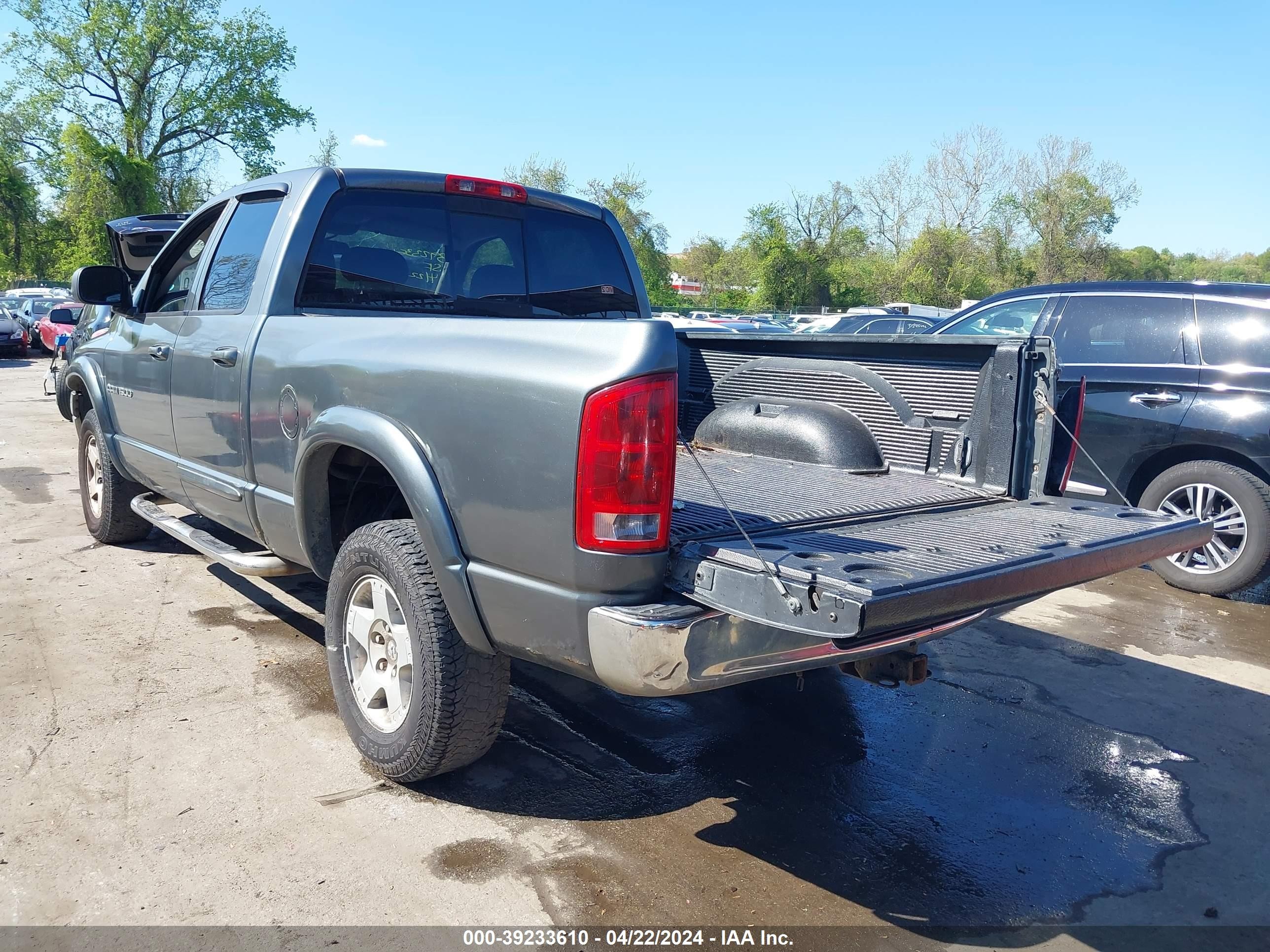 Photo 2 VIN: 1D7HU18N35S362791 - DODGE RAM 