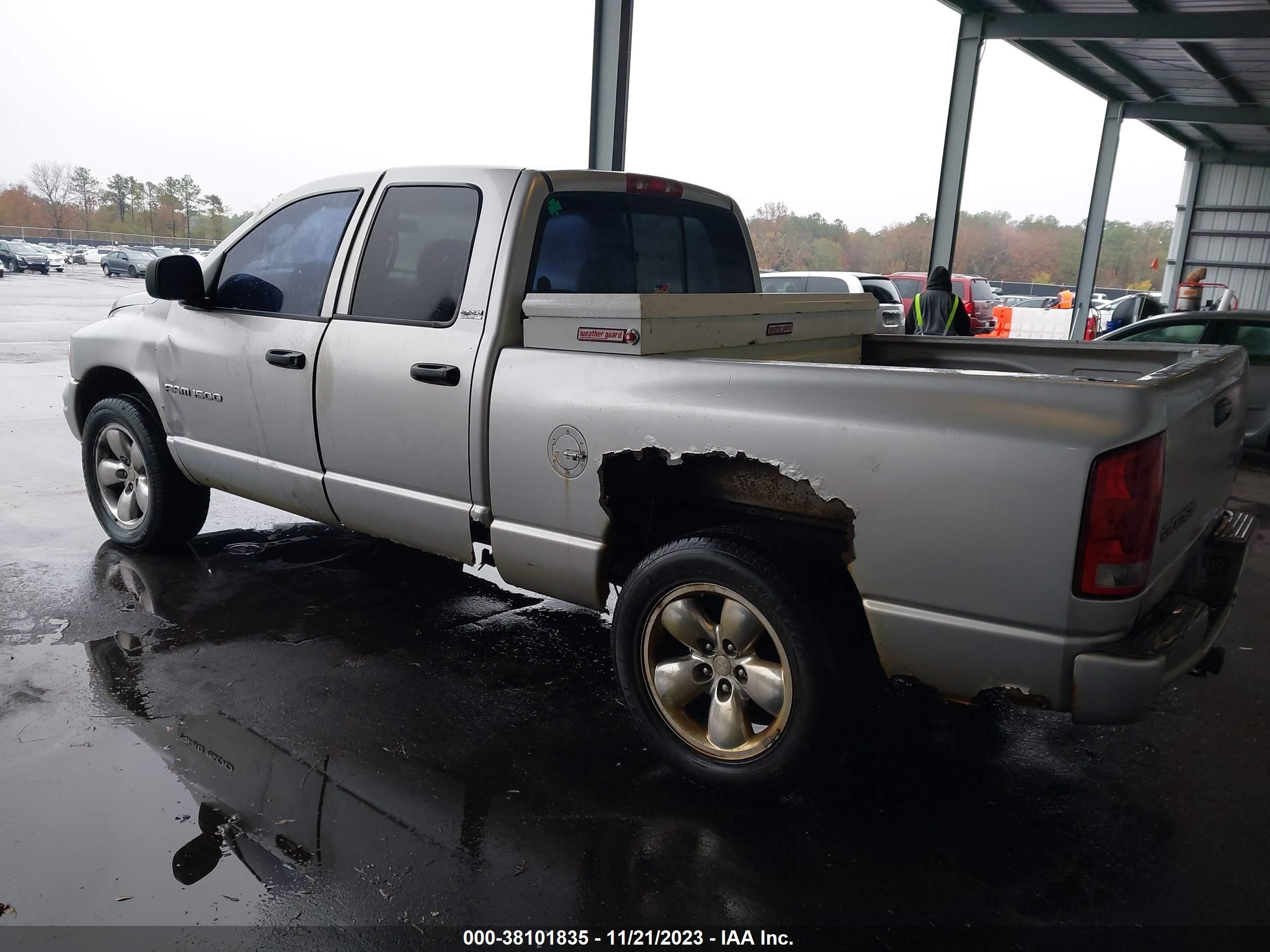 Photo 2 VIN: 1D7HU18N42J157319 - DODGE RAM 