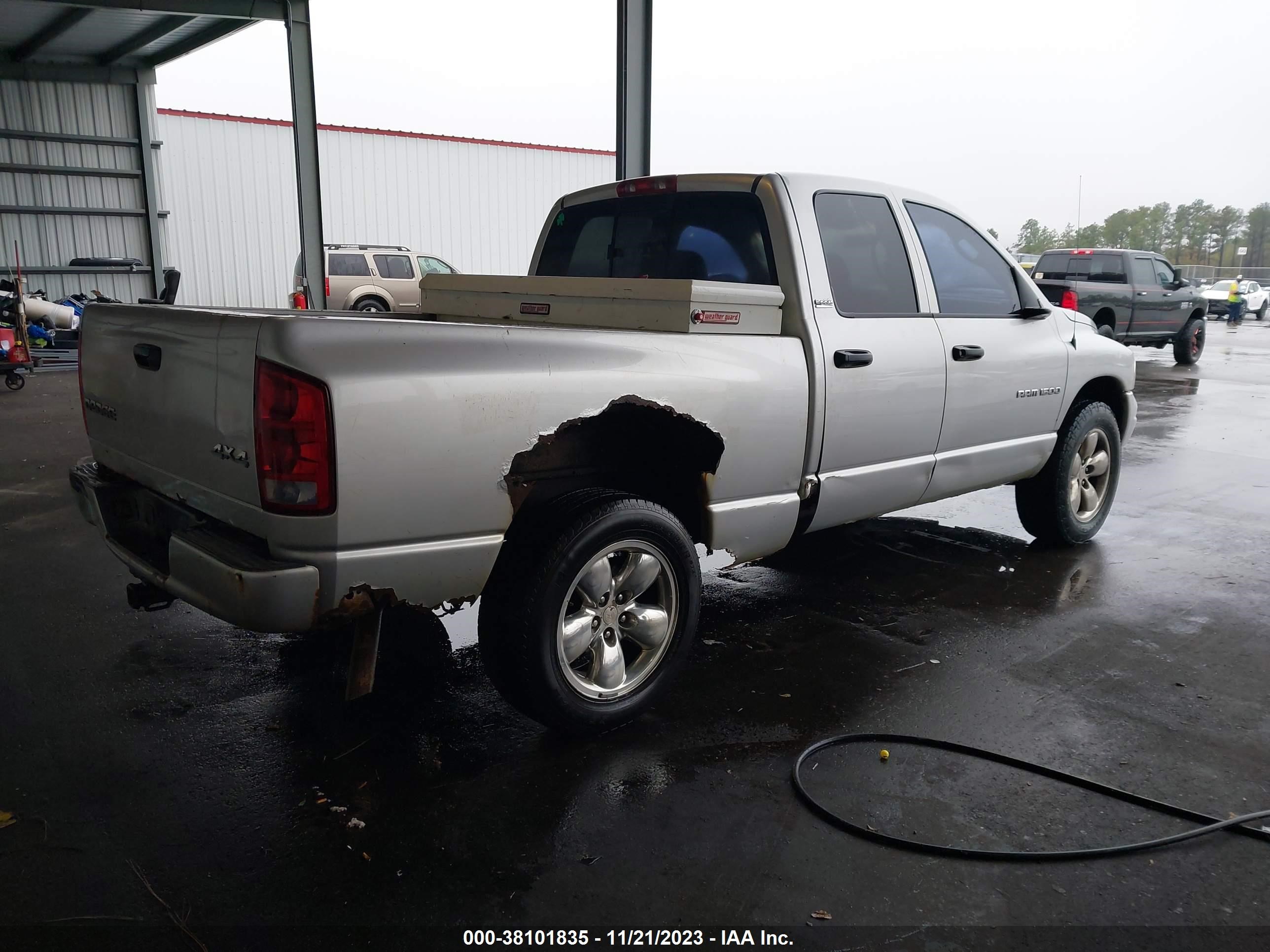 Photo 3 VIN: 1D7HU18N42J157319 - DODGE RAM 